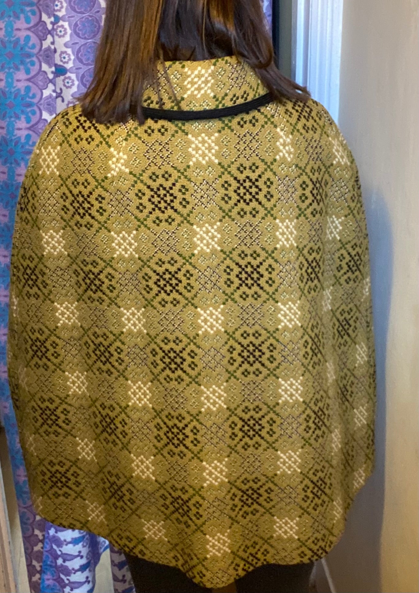 Vintage welsh wool Mustard yellow Tapestry cape from welsh woolens 60s/70s Collared up to size 16 18