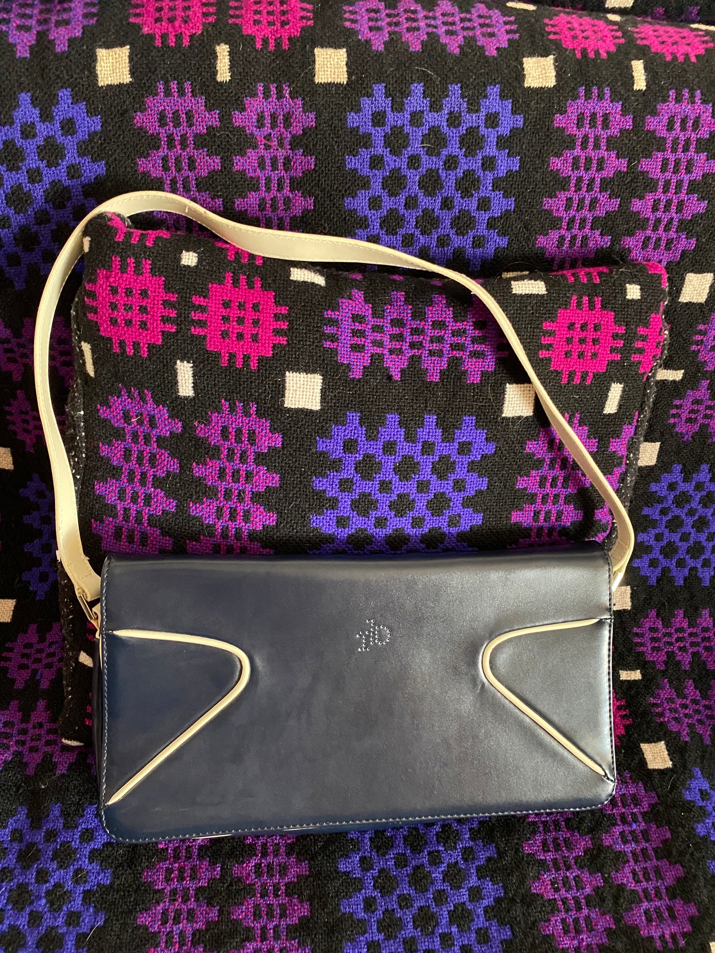 Vintage Rocco Barocco dark navy blue white leather hand bag handbag straps 1960s 1970s