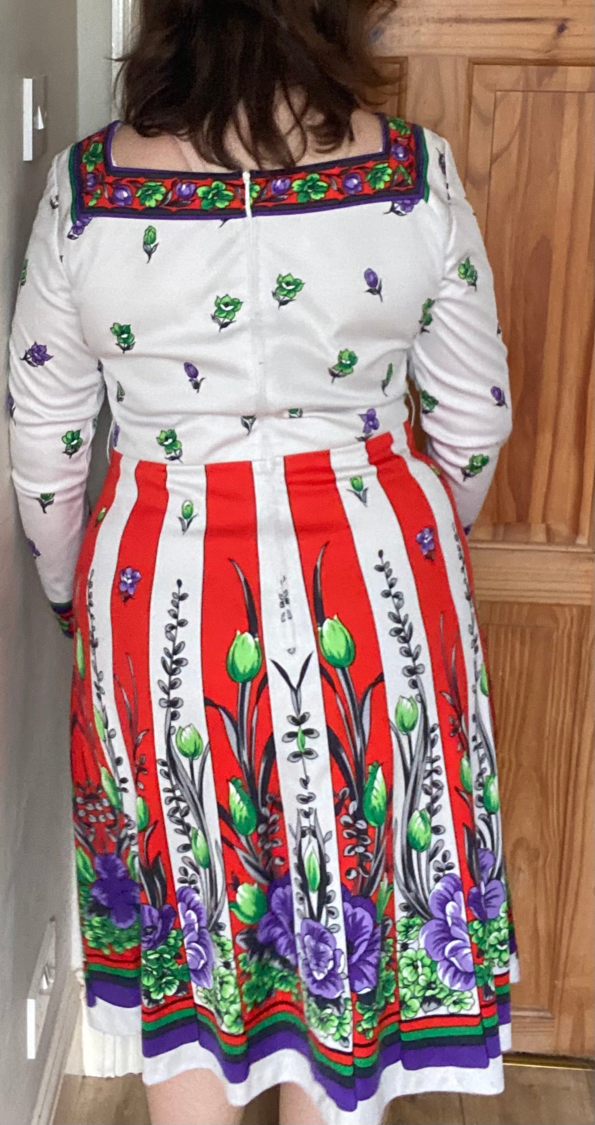 Vintage 70s square neck floral print dress long sleeves white purple red green size 18