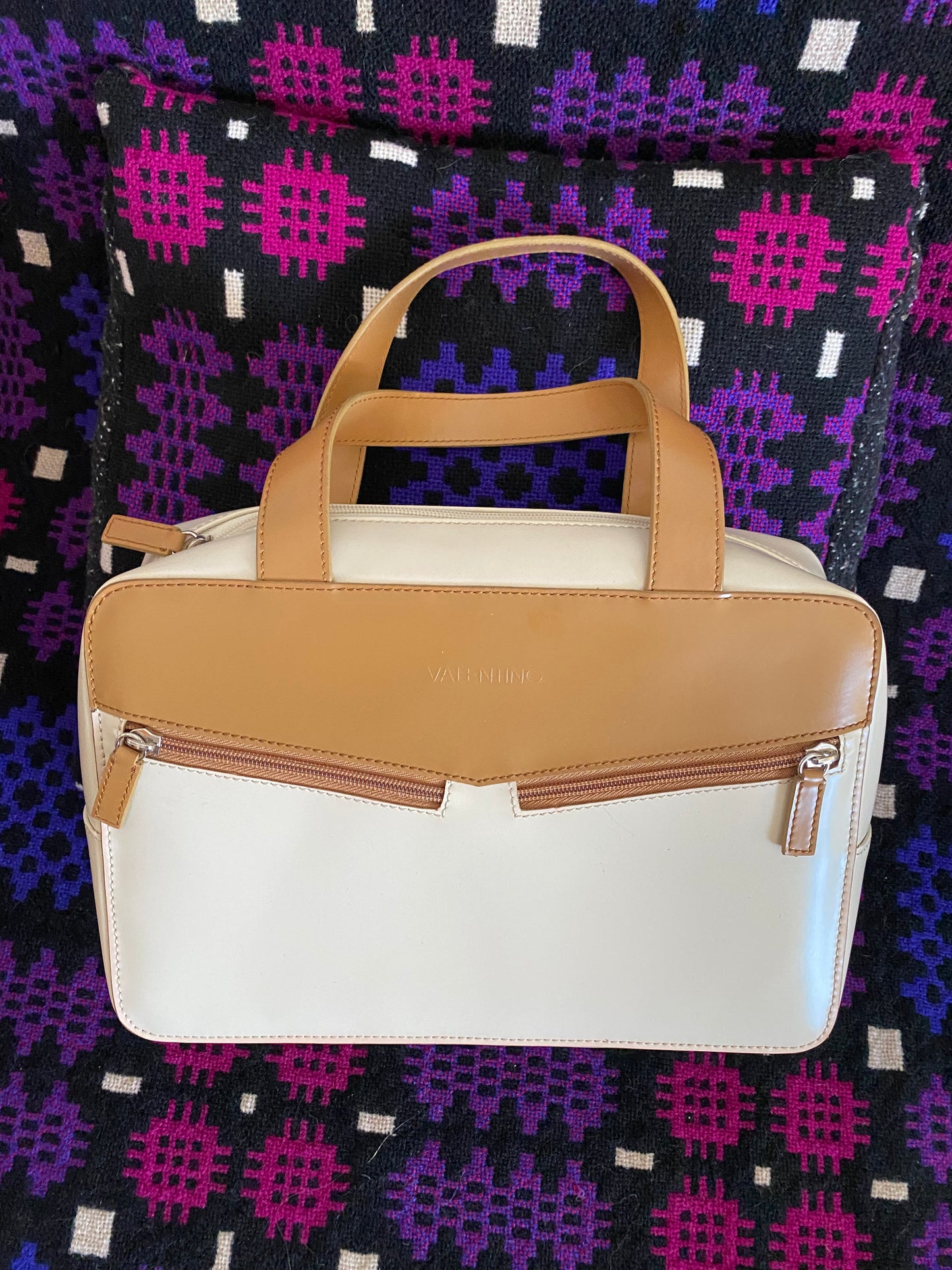 Vintage Mario Valentino brown tan white cream leather hand bag handbag zip up pockets 1970s 1980s
