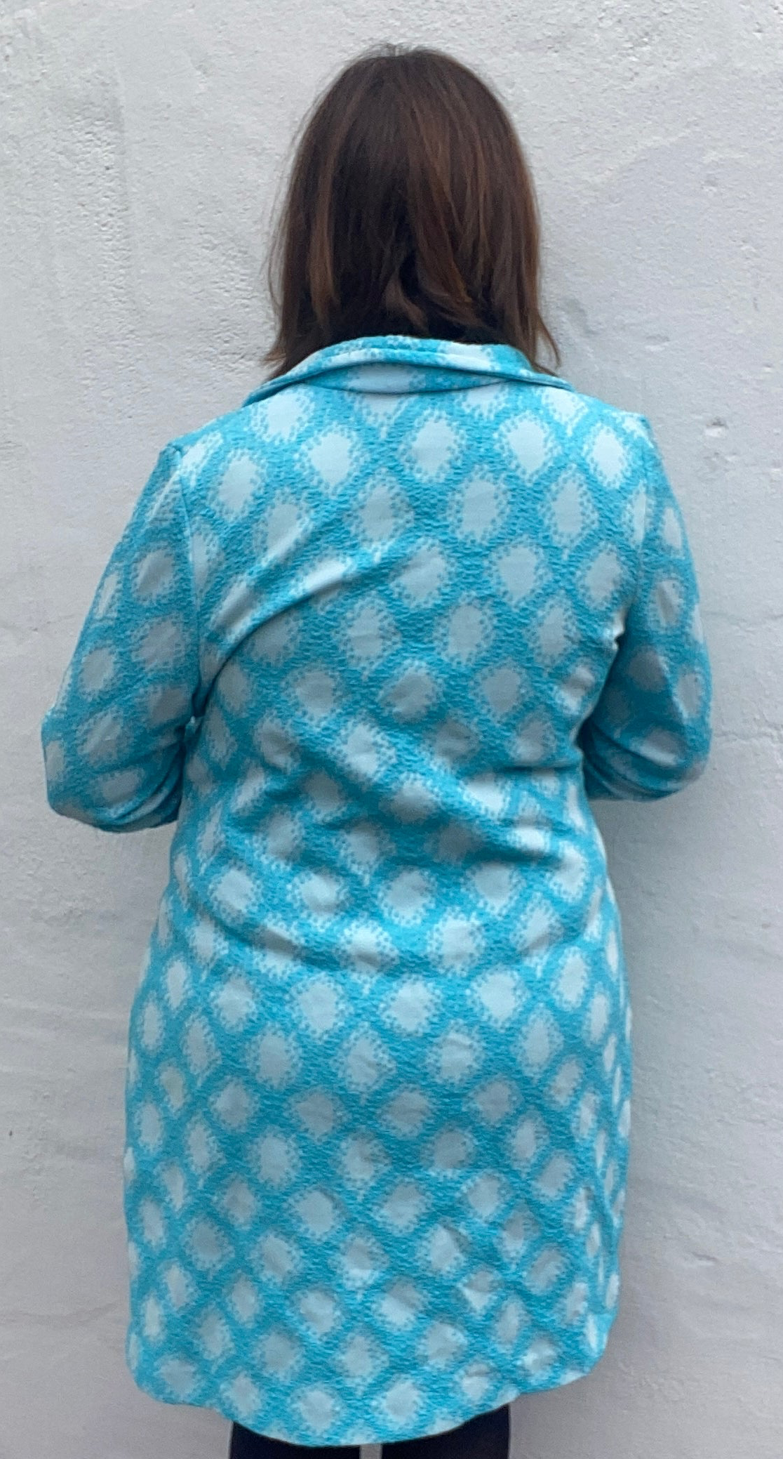 Vintage turquoise blue white print Crimplene 60s 70s coat and dress suit two piece size 18 20