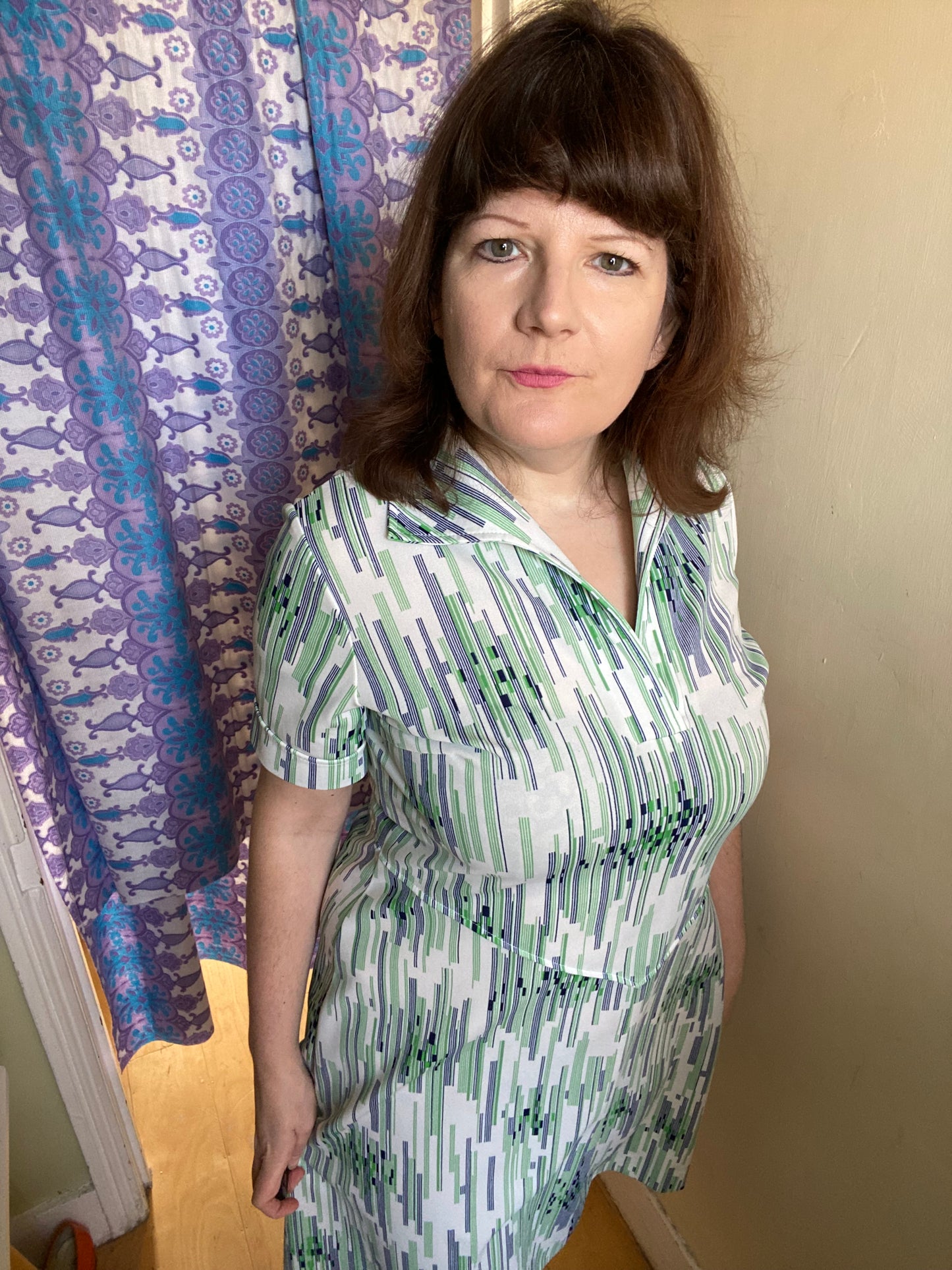 Vintage 60s 70s polyester green white dress with collar size 16 18
