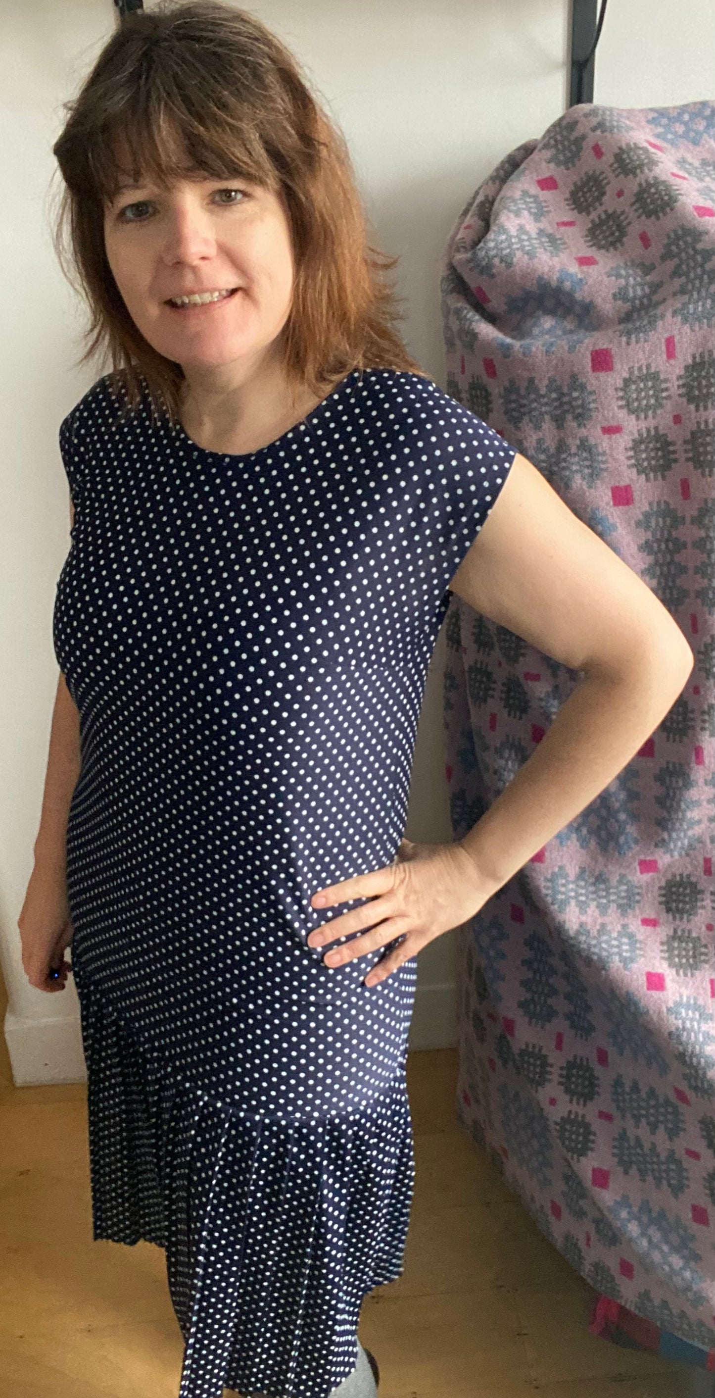 Vintage 80s navy blue white spot polka dot print sleeveless shift dress polyester pleats size 16