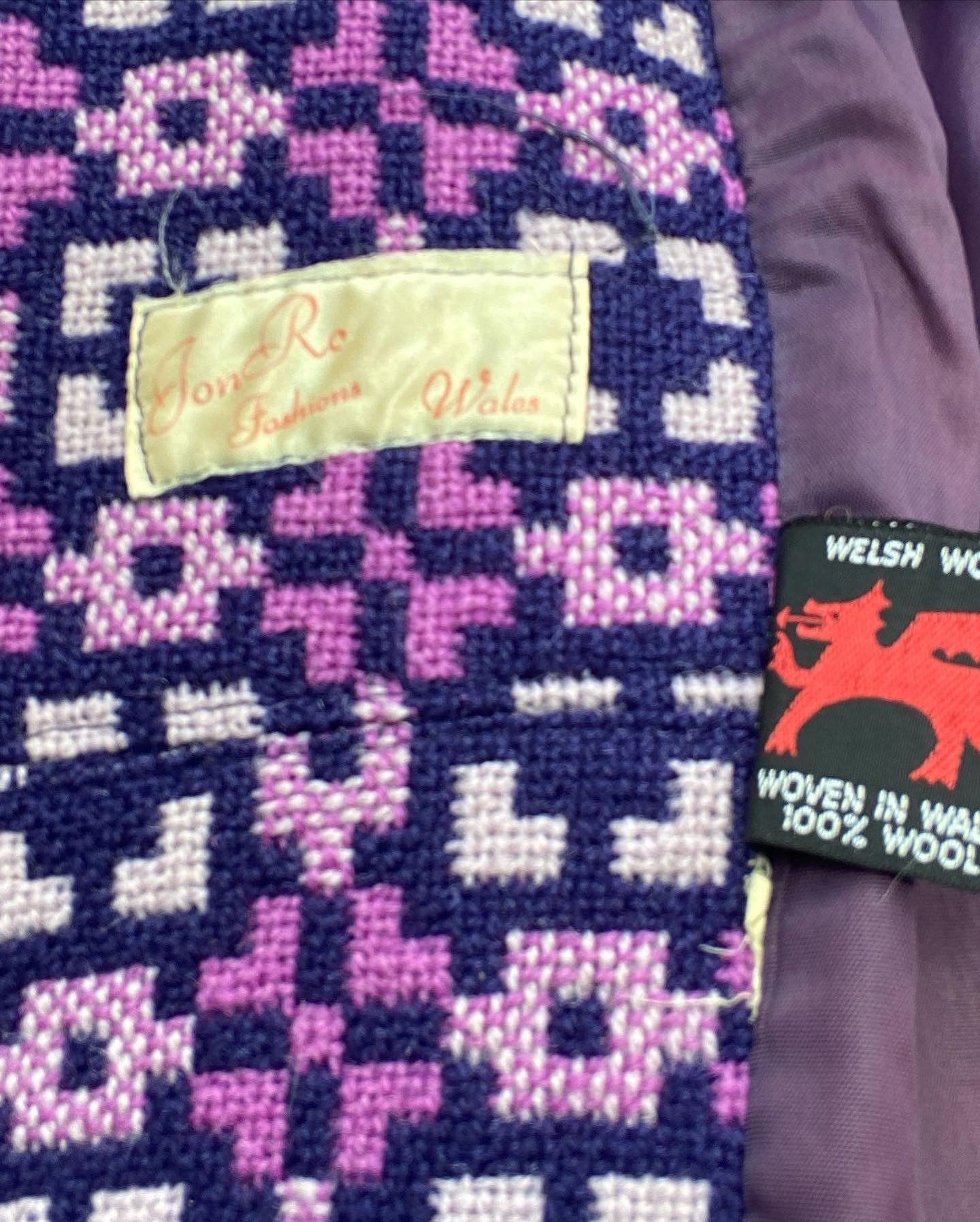 Vintage 60s Welsh wool Tapestry cape purple geometric print size 12 14