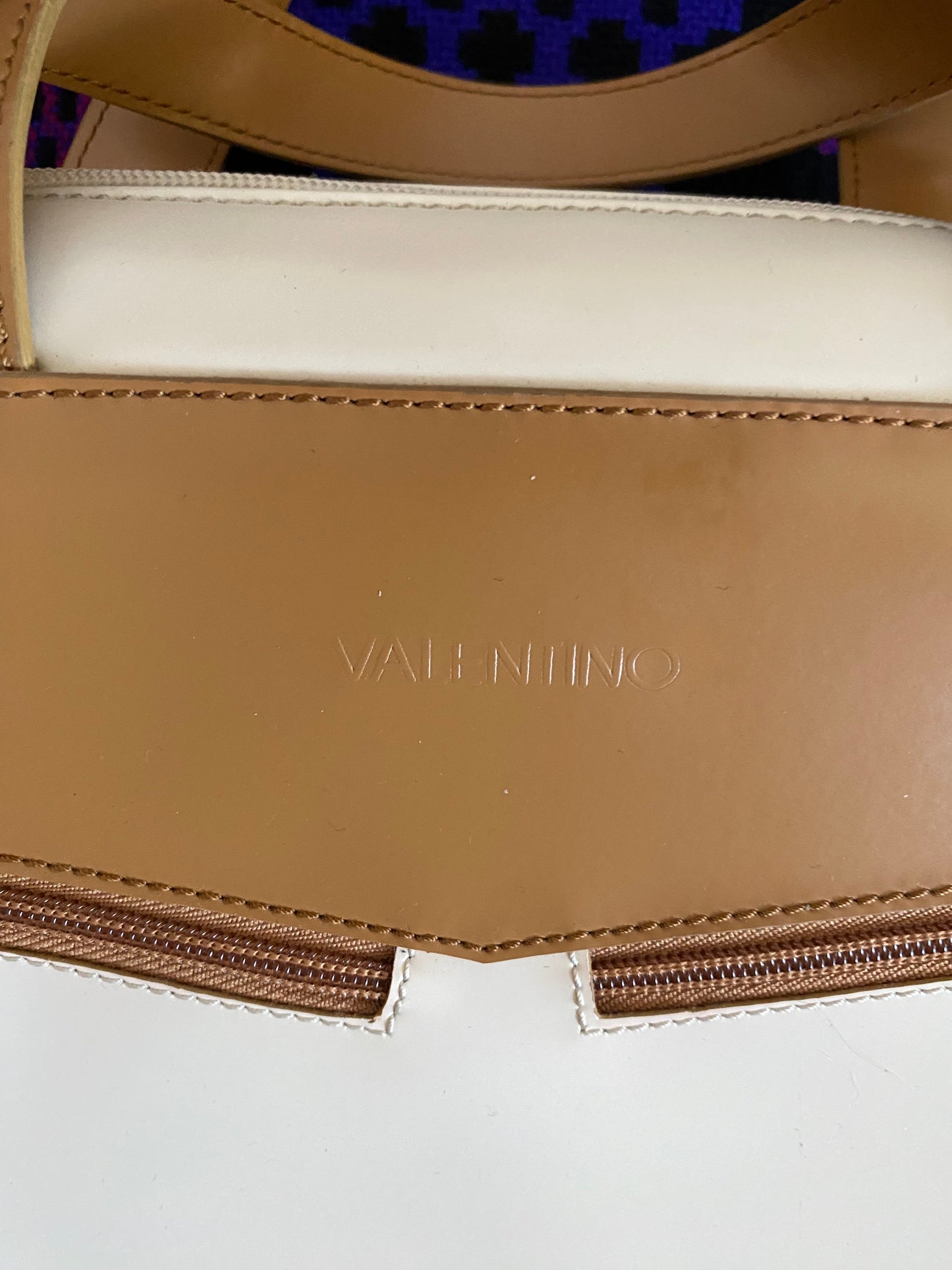 Vintage Mario Valentino brown tan white cream leather hand bag handbag zip up pockets 1970s 1980s