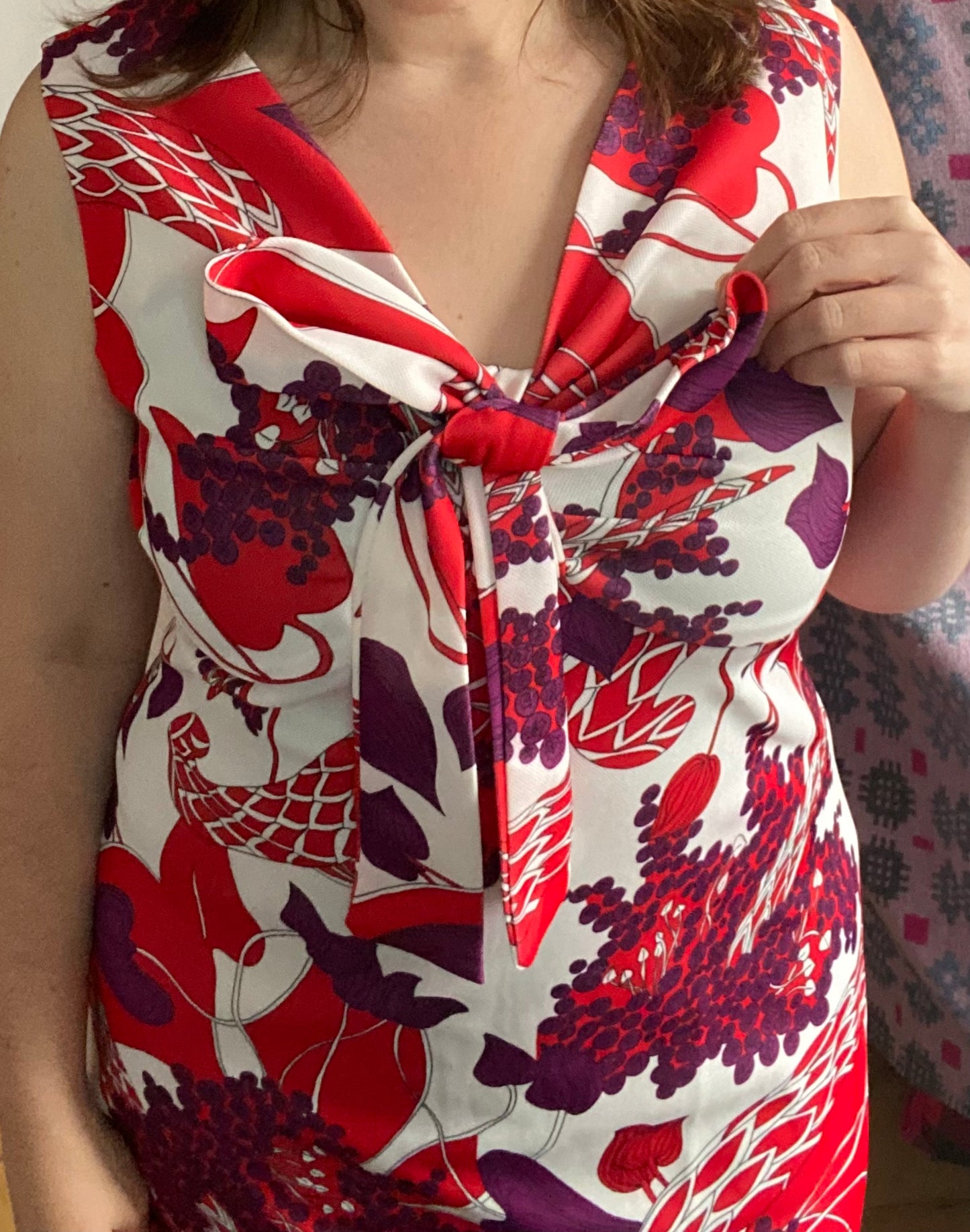 Vintage red white print tie bow shift dress 60s 70s size 16 crimplene sleeveless