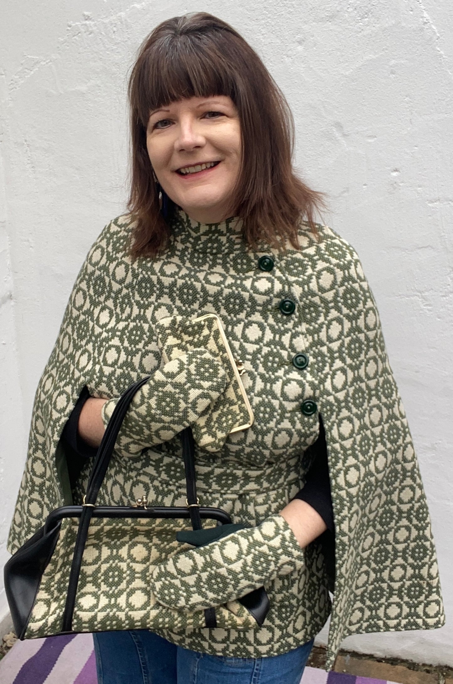 Vintage Welsh Wool Tapestry cape belt green cream side buttons geometric print pockets size 12 14