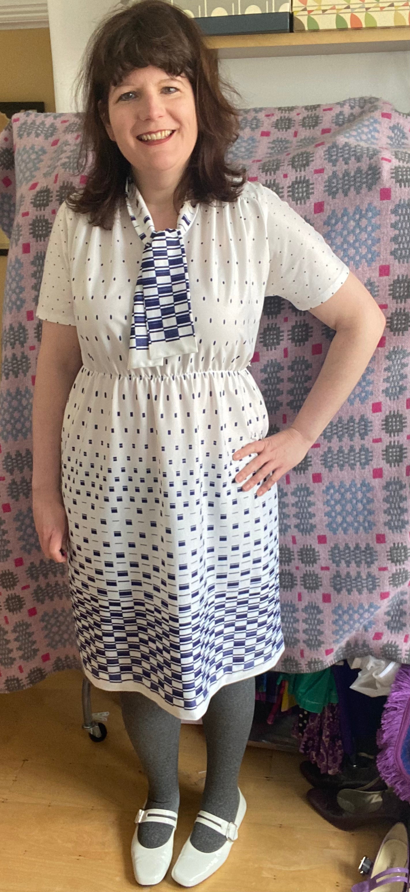 Vintage White blue tie neck geometric print 80s polyester midi dress size 16