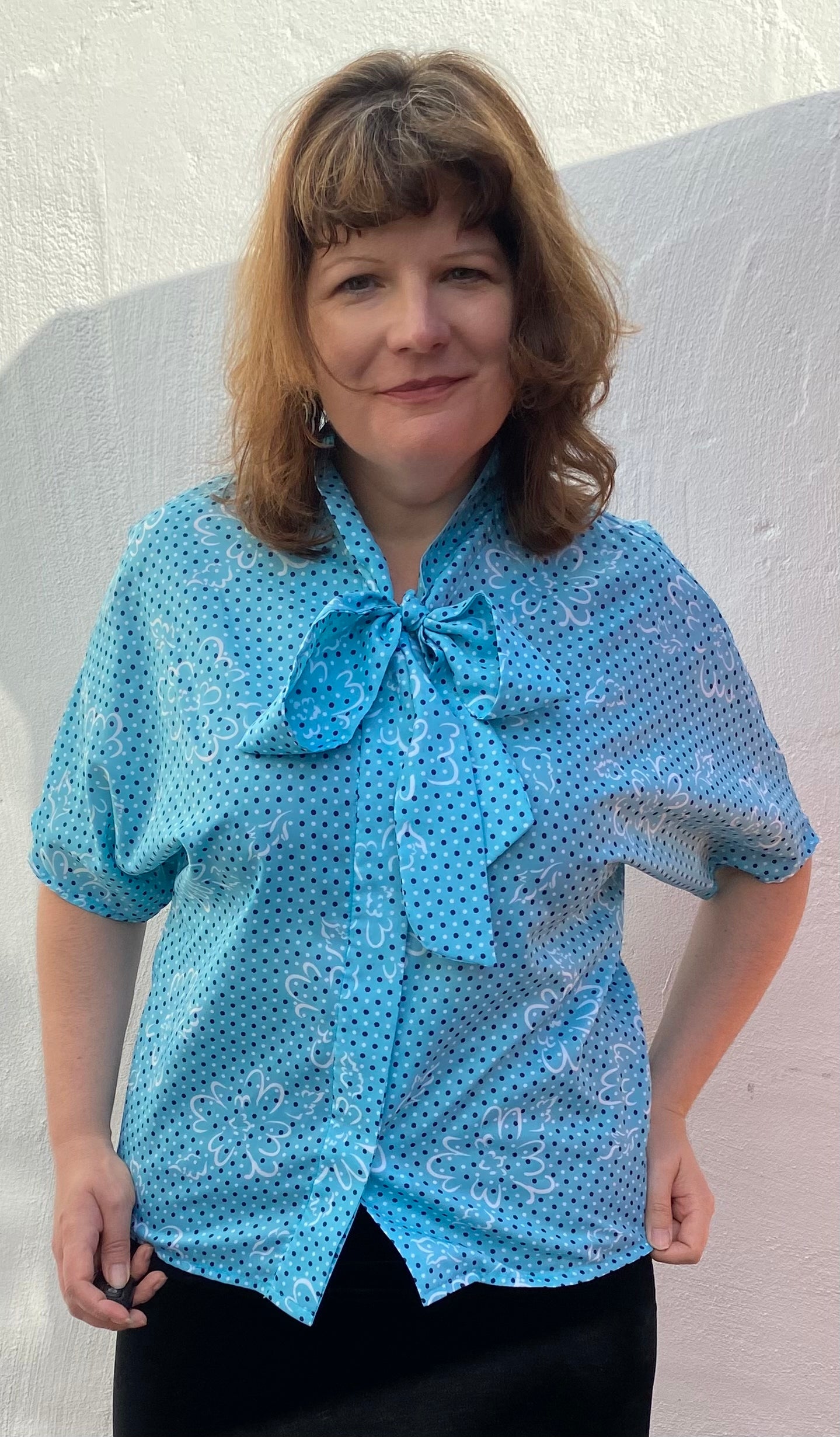 Vintage 80s pussy bow polyester blouse from Debenhams light blue white print size 18