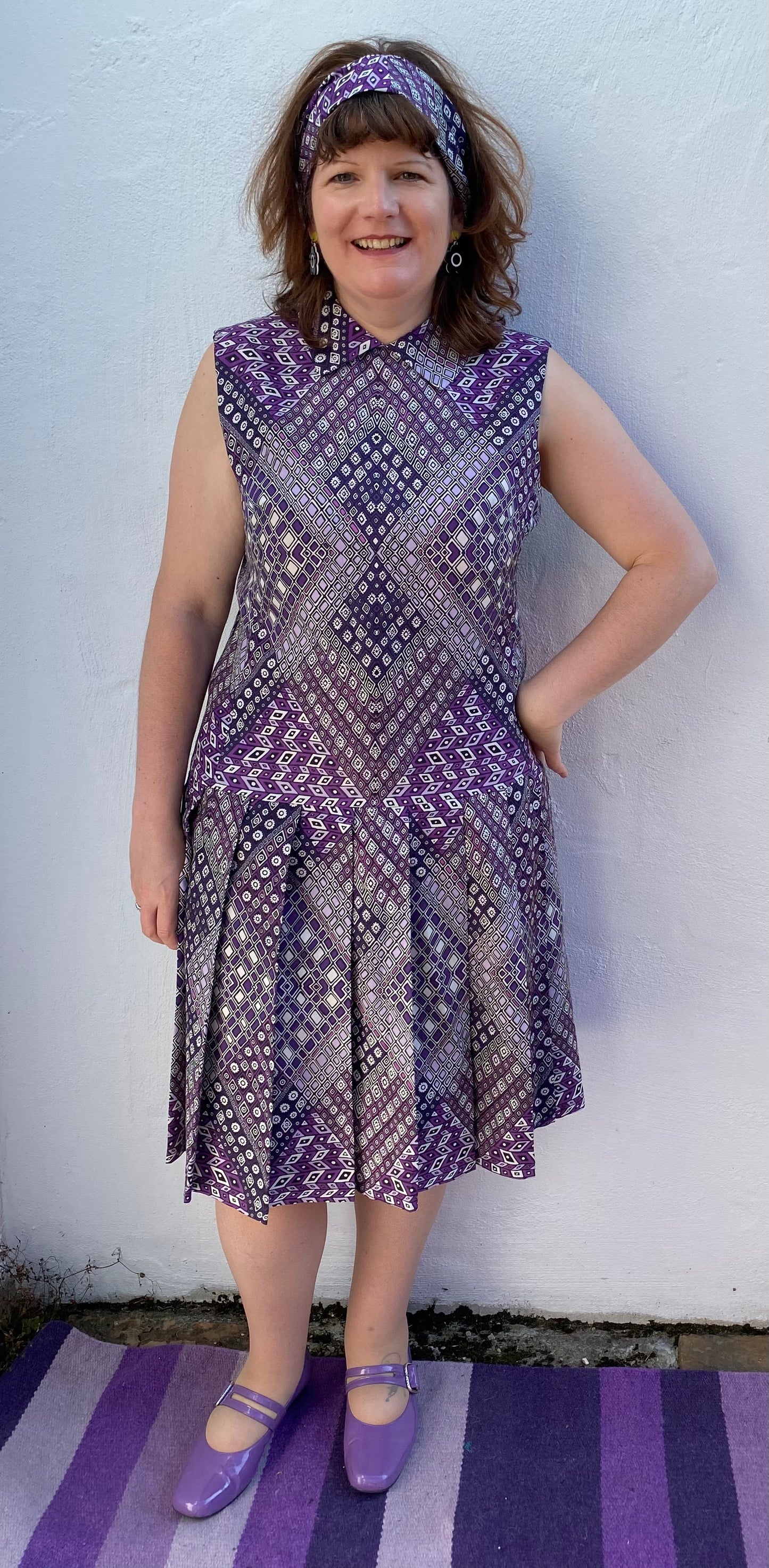 Vintage Handmade polyester silk 60s 70s geometric print pleated dress size 14 16 purple lilac tie