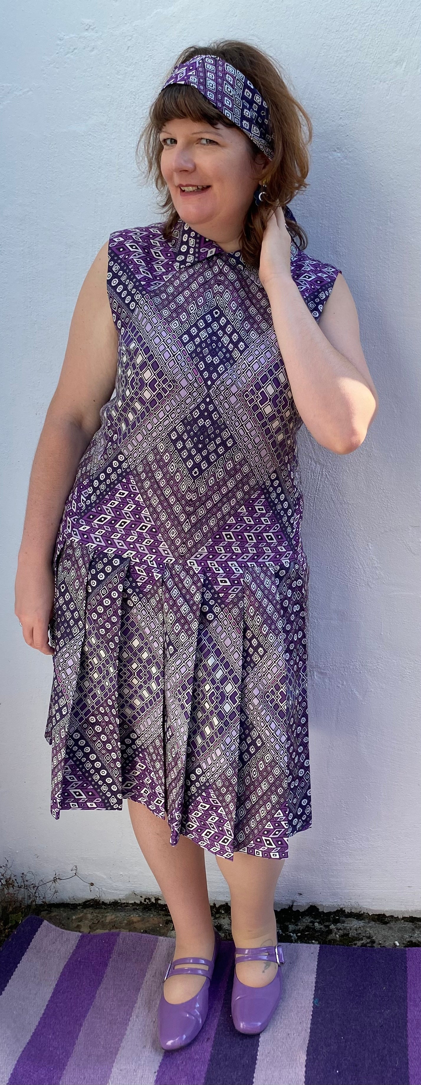 Vintage Handmade polyester silk 60s 70s geometric print pleated dress size 14 16 purple lilac tie