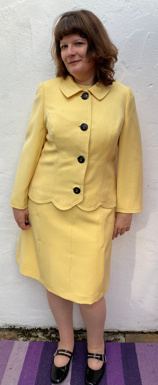 Vintage yellow  60s dress jacket suit black buttons two piece scallop detail handmade no label size 16