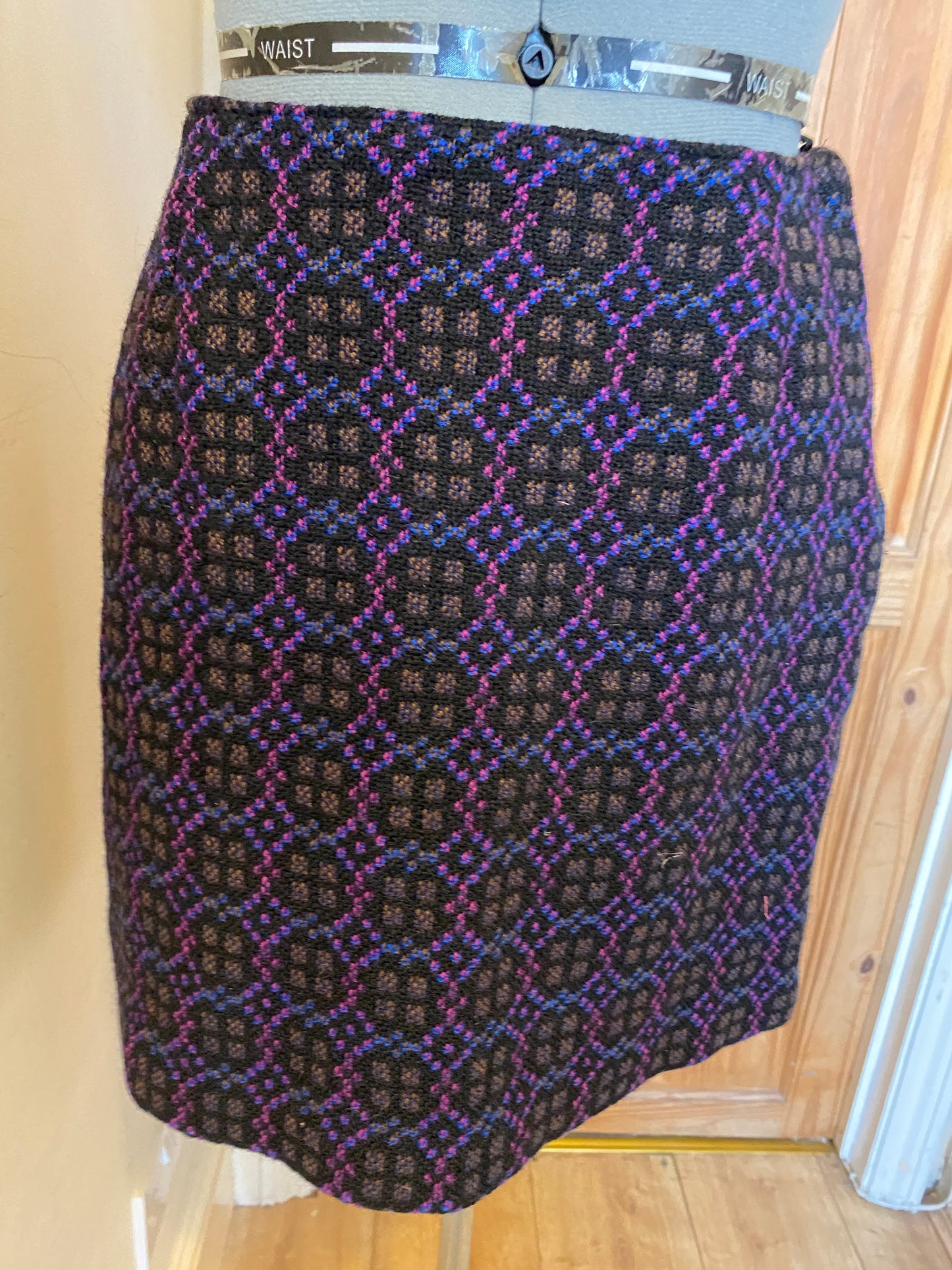 Vintage 60s Welsh wool tapestry mini skirt purple Eclipse print size 8 28 inch waist