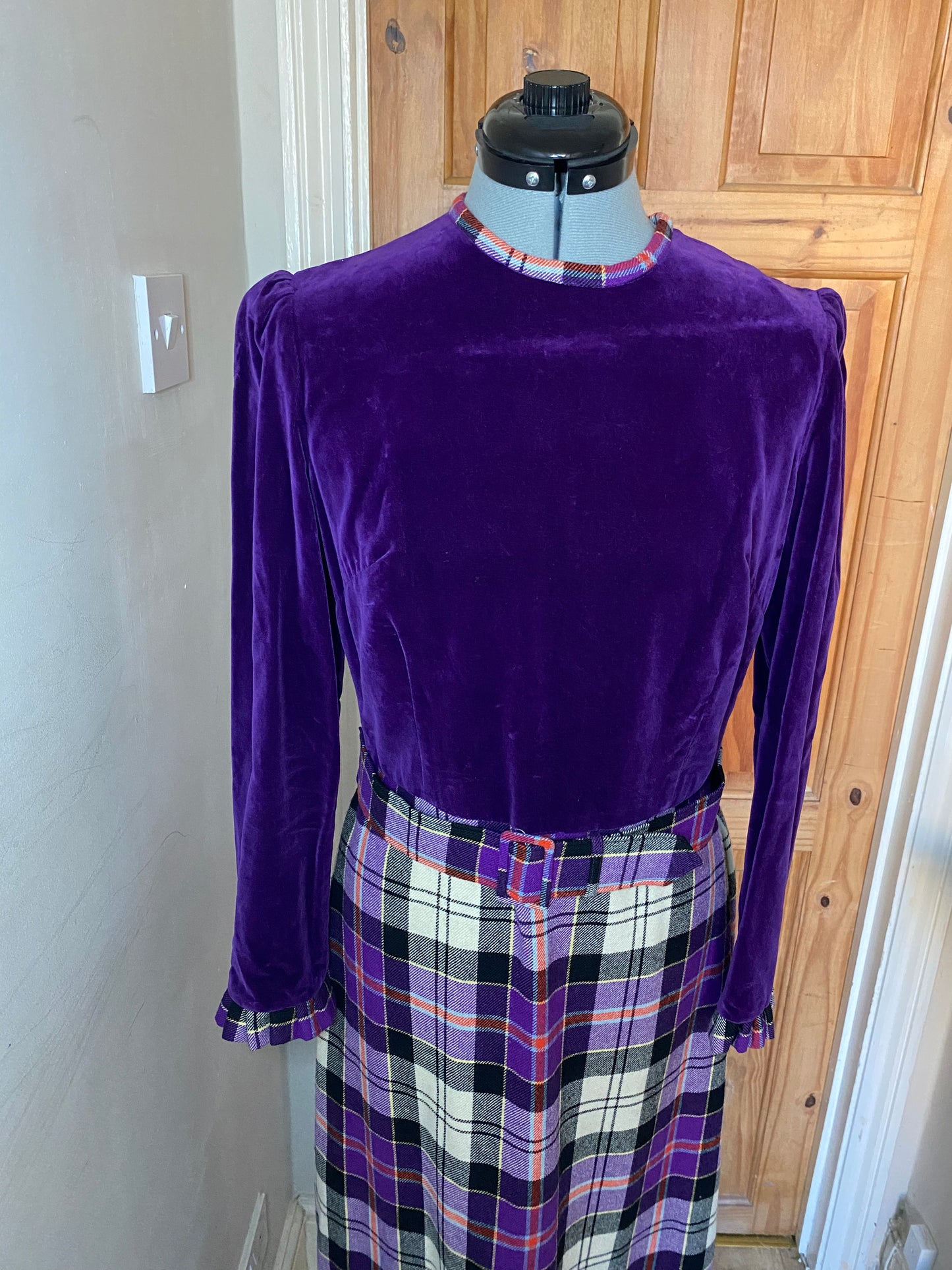 Vintage 70s purple velvet wool tartan print long sleeve maxi dress size 14 Ceilidh Christmas