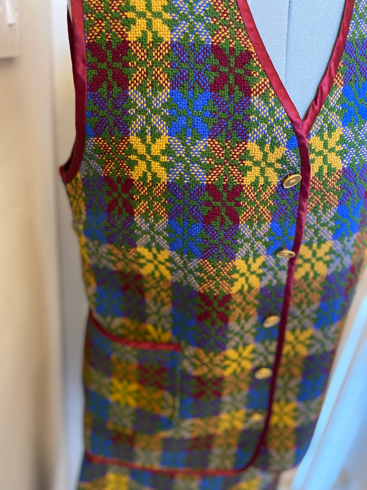 Vintage 60s Welsh wool tapestry waistcoat skirt suit blue yellow red multi print two piece size 10 12