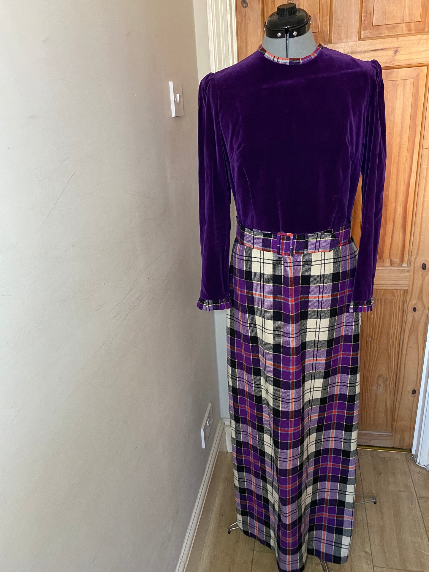 Vintage 70s purple velvet wool tartan print long sleeve maxi dress size 14 Ceilidh Christmas