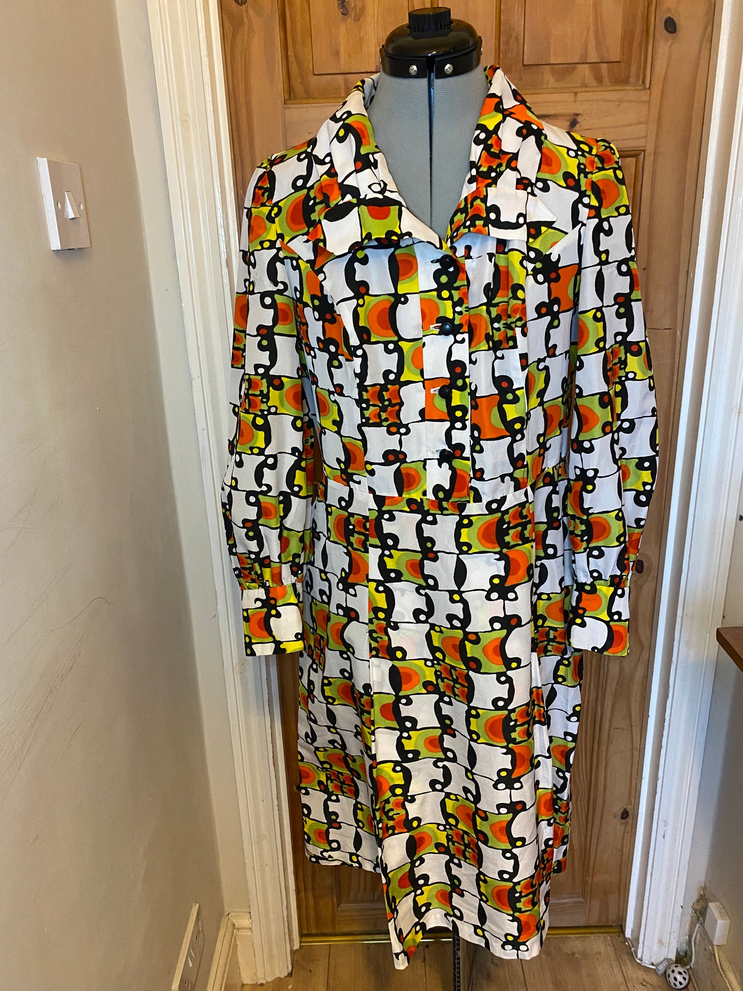 Vintage 70s polyester hand made funky print white orange green black mad collar dress size 14