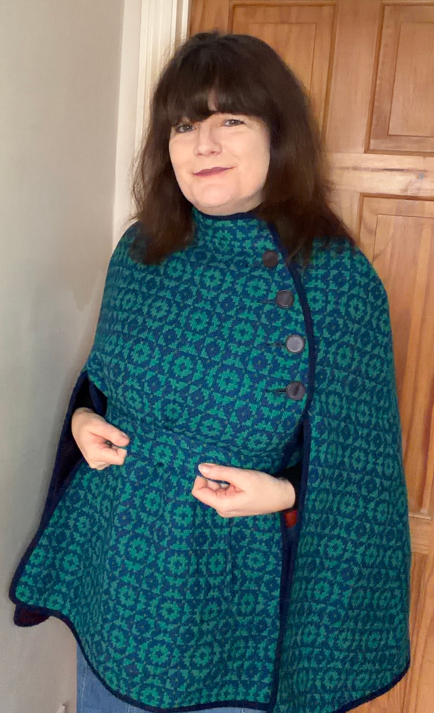 Vintage Welsh Wool Tapestry cape geometric print green blue belt side buttons pockets up to size 14. 40 inch bust