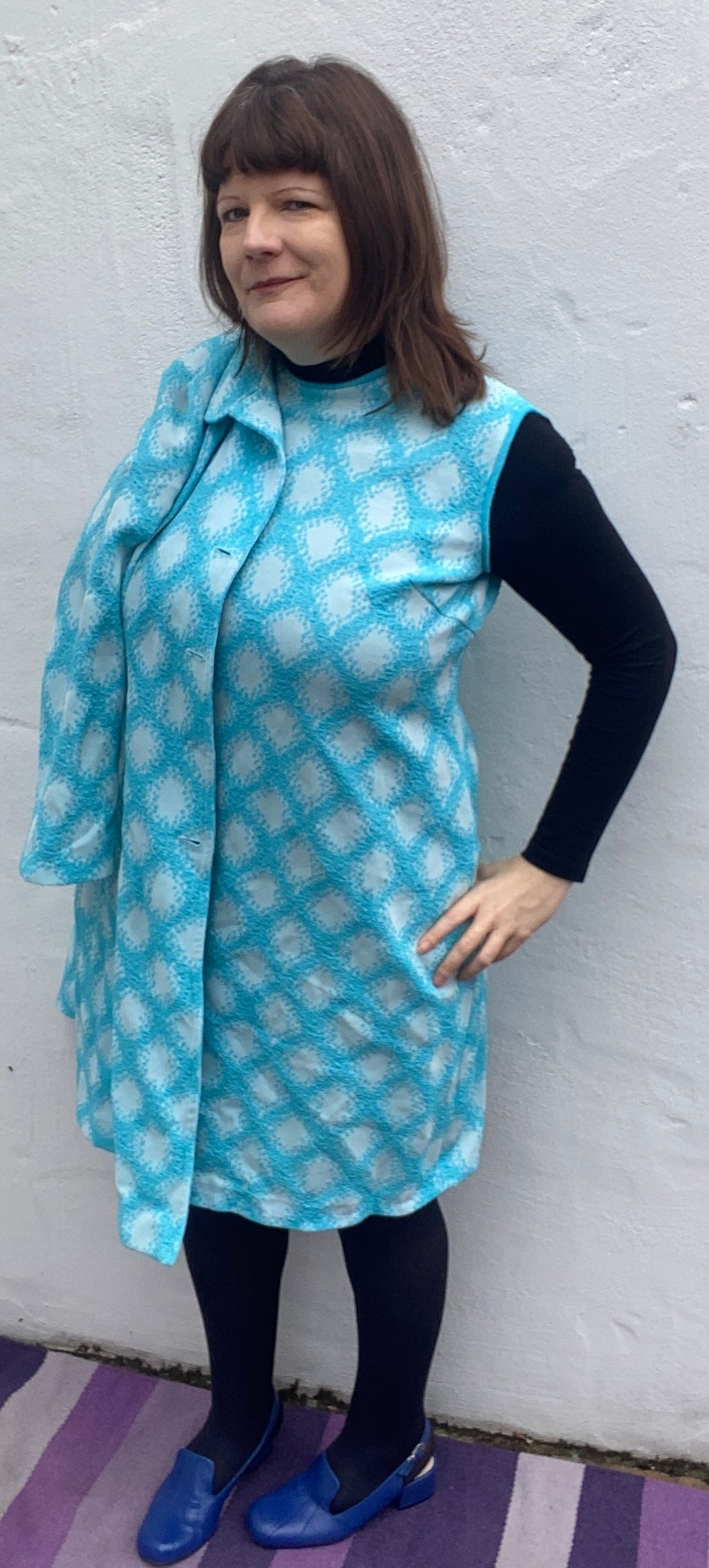 Vintage turquoise blue white print Crimplene 60s 70s coat and dress suit two piece size 18 20