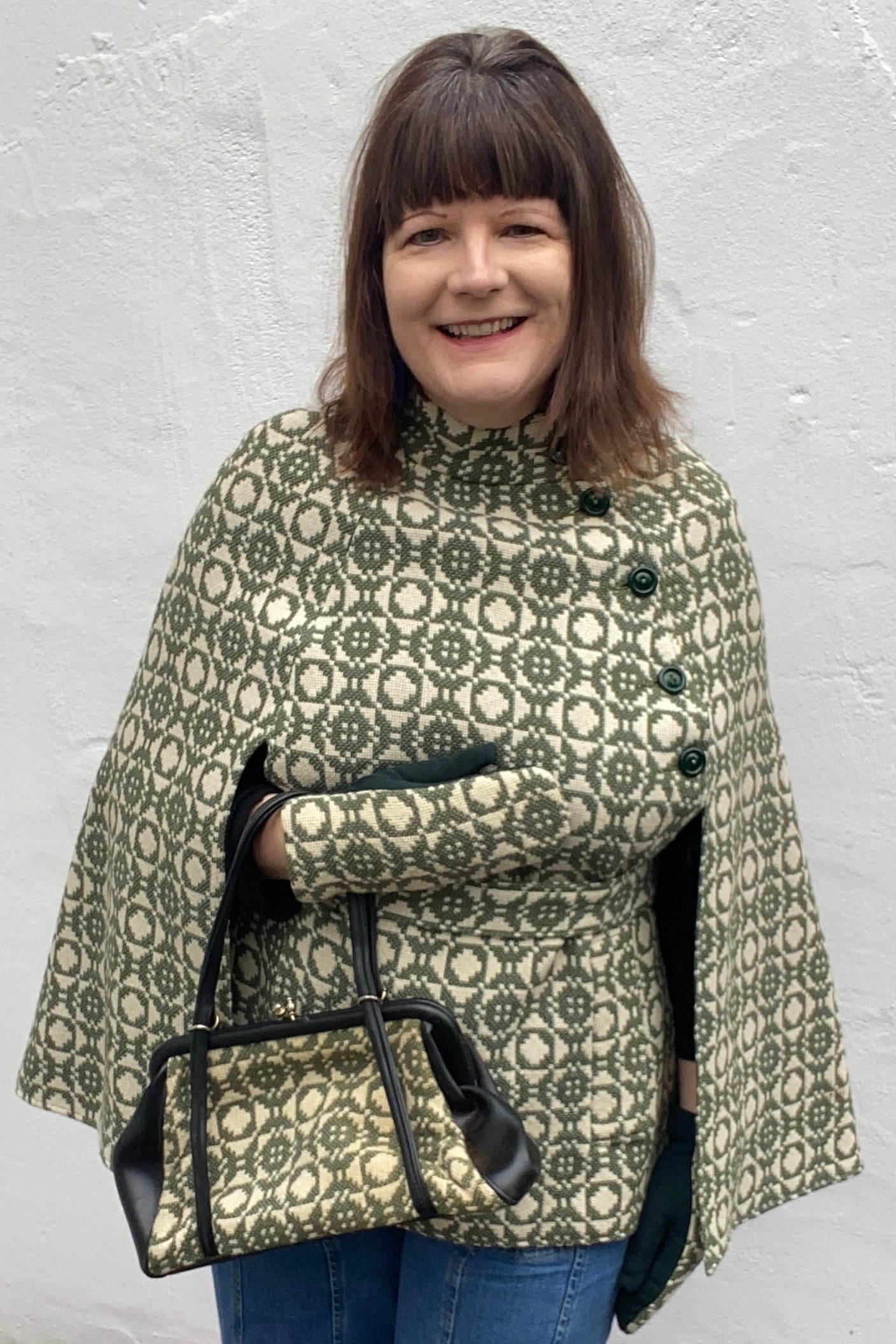 Vintage Welsh Wool Tapestry cape belt green cream side buttons geometric print pockets size 12 14