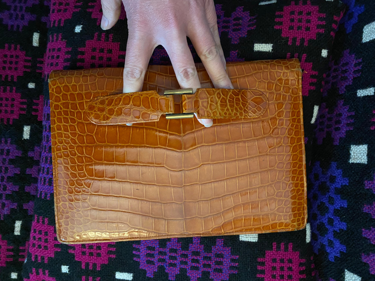 Vintage brown croc leather envelopes clutch hand bag handbag leather strap 1960s