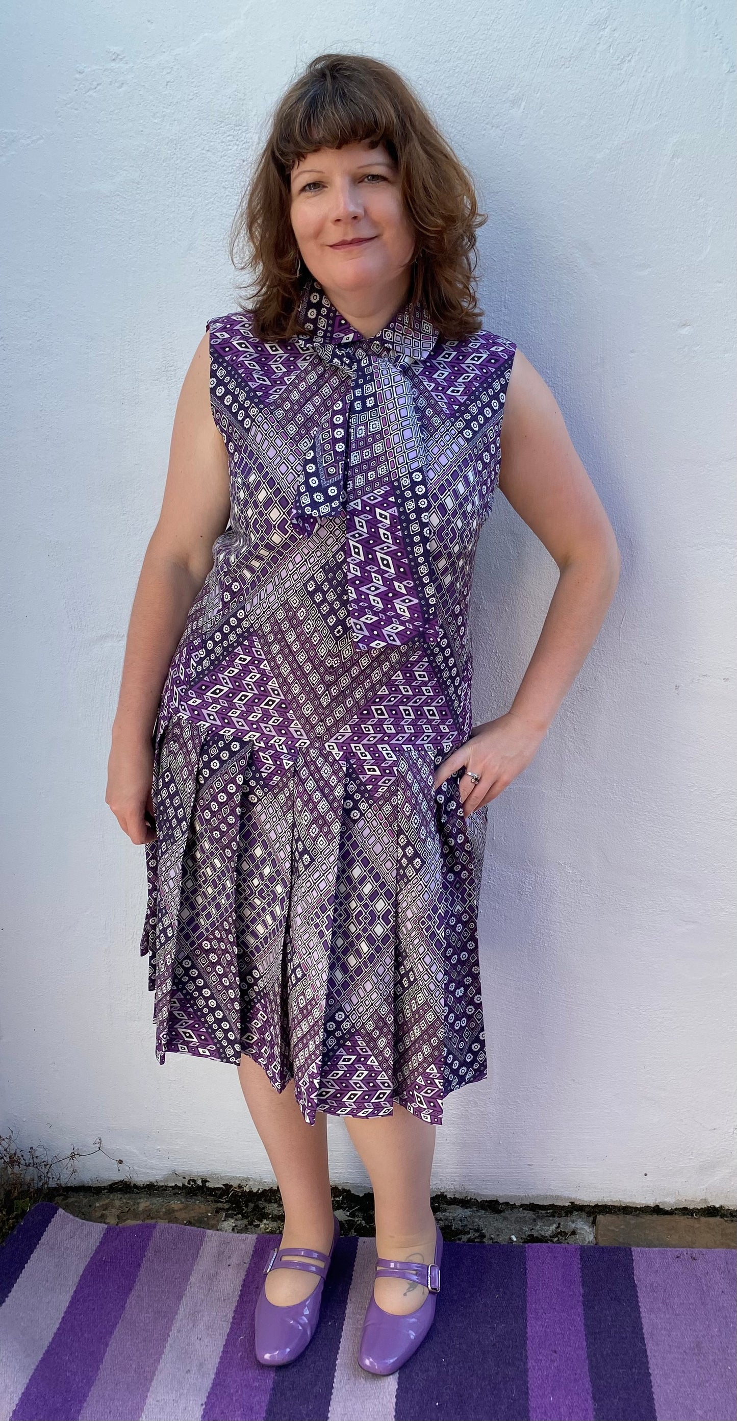 Vintage Handmade polyester silk 60s 70s geometric print pleated dress size 14 16 purple lilac tie