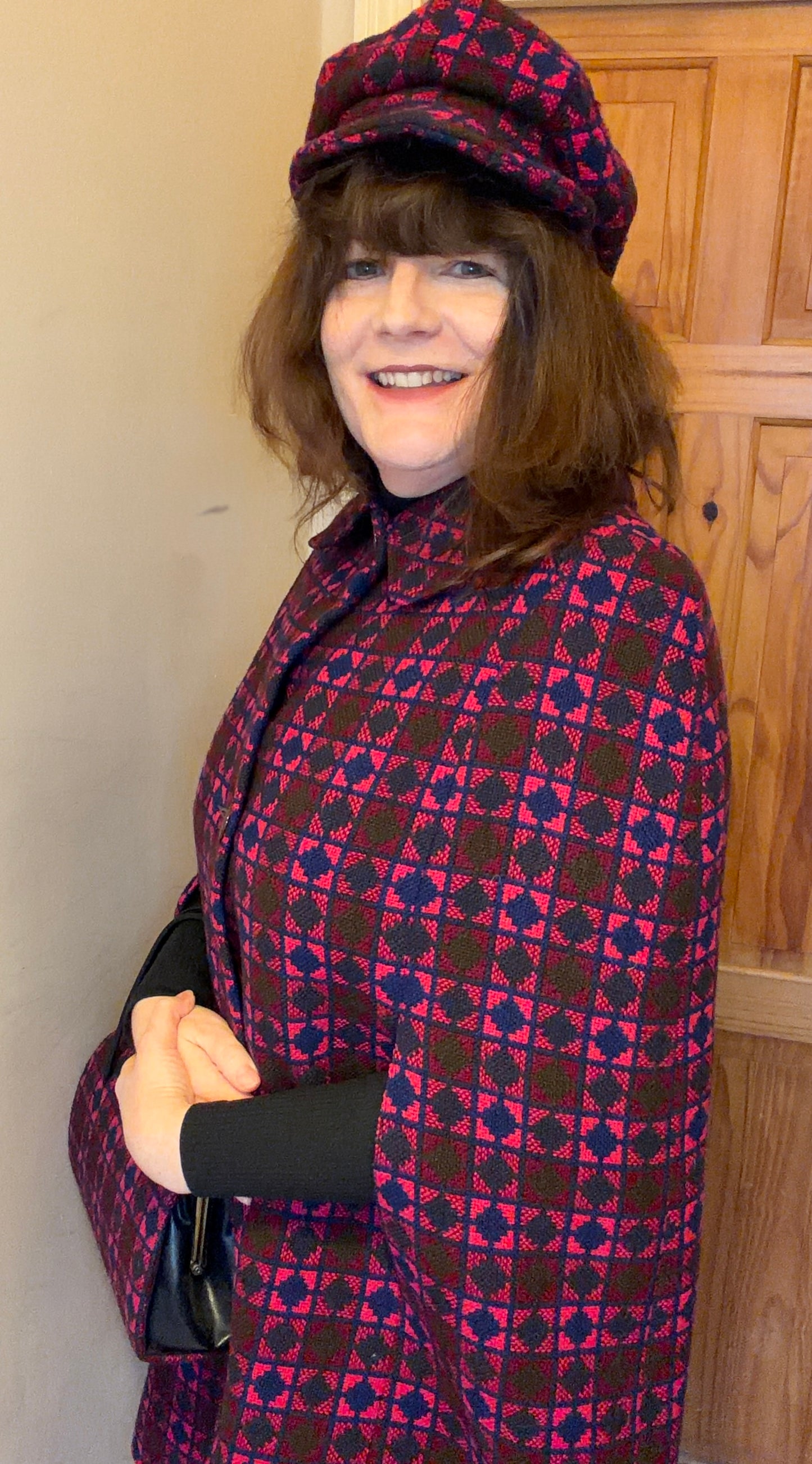 Vintage Welsh Wool Tapestry long cape geometric print pink purple mauve buttons up to size 14 16