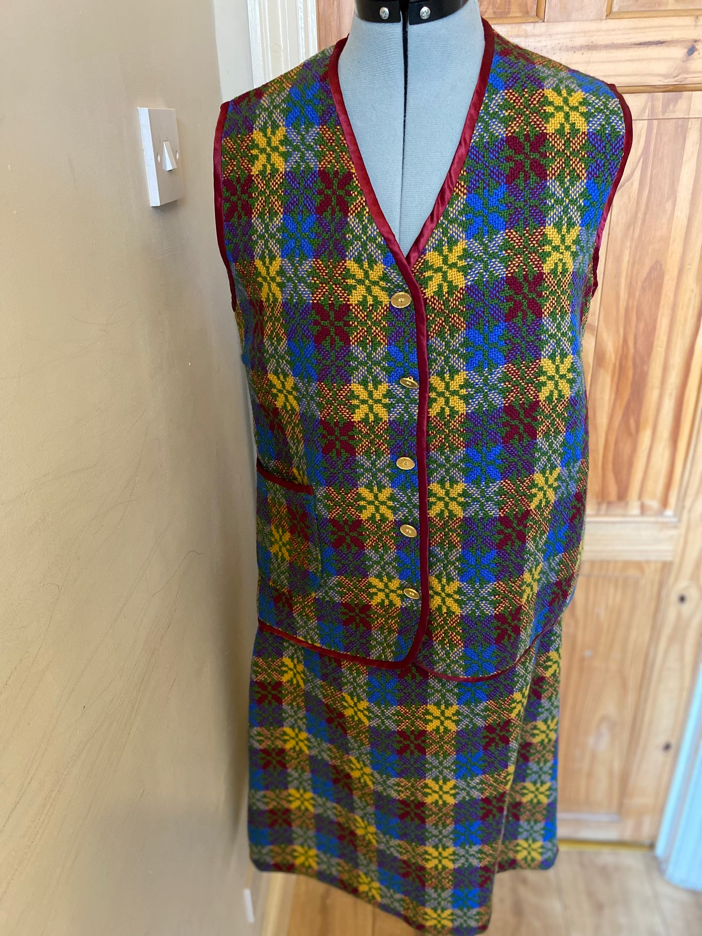 Vintage 60s Welsh wool tapestry waistcoat skirt suit blue yellow red multi print two piece size 10 12