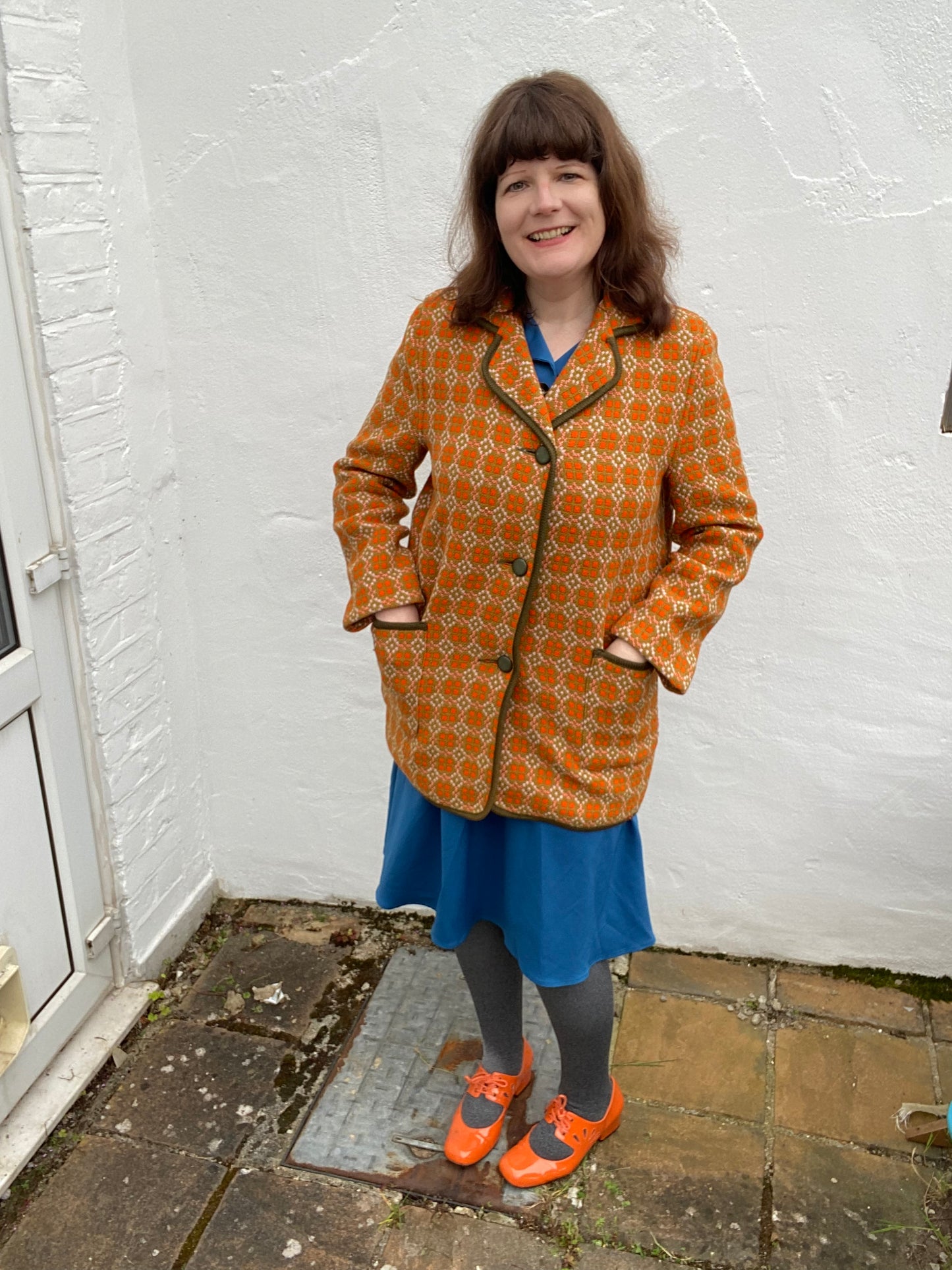 Vintage Welsh Wool Tapestry pea coat orange size geometric eclipse print size 14 pockets