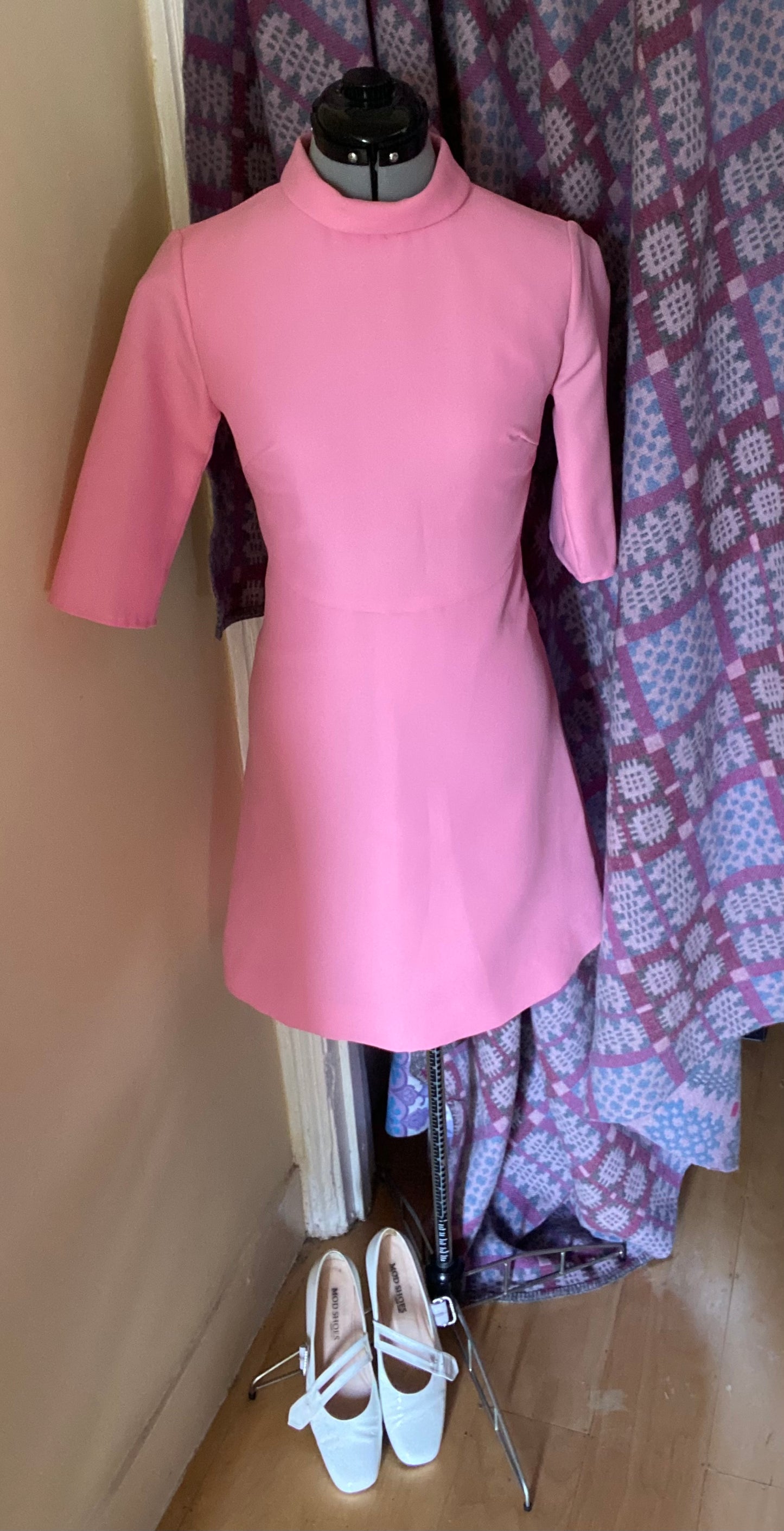 Vintage Ann Michael 60s polyester high neck 3/4 sleeves mini dress pink size 10