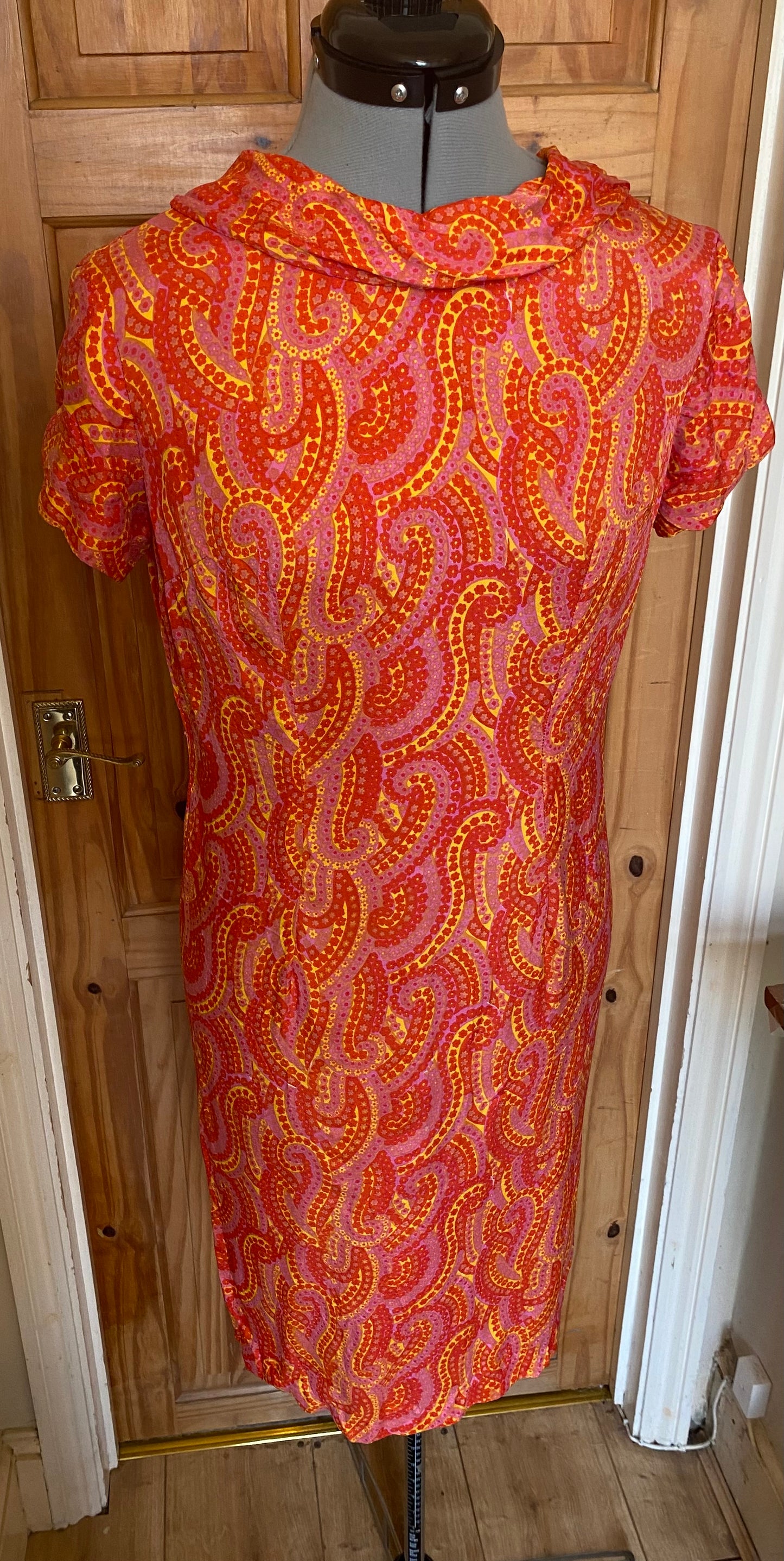 Vintage Romeda pink print shift dress short sleeves 60s 70s size 8 10