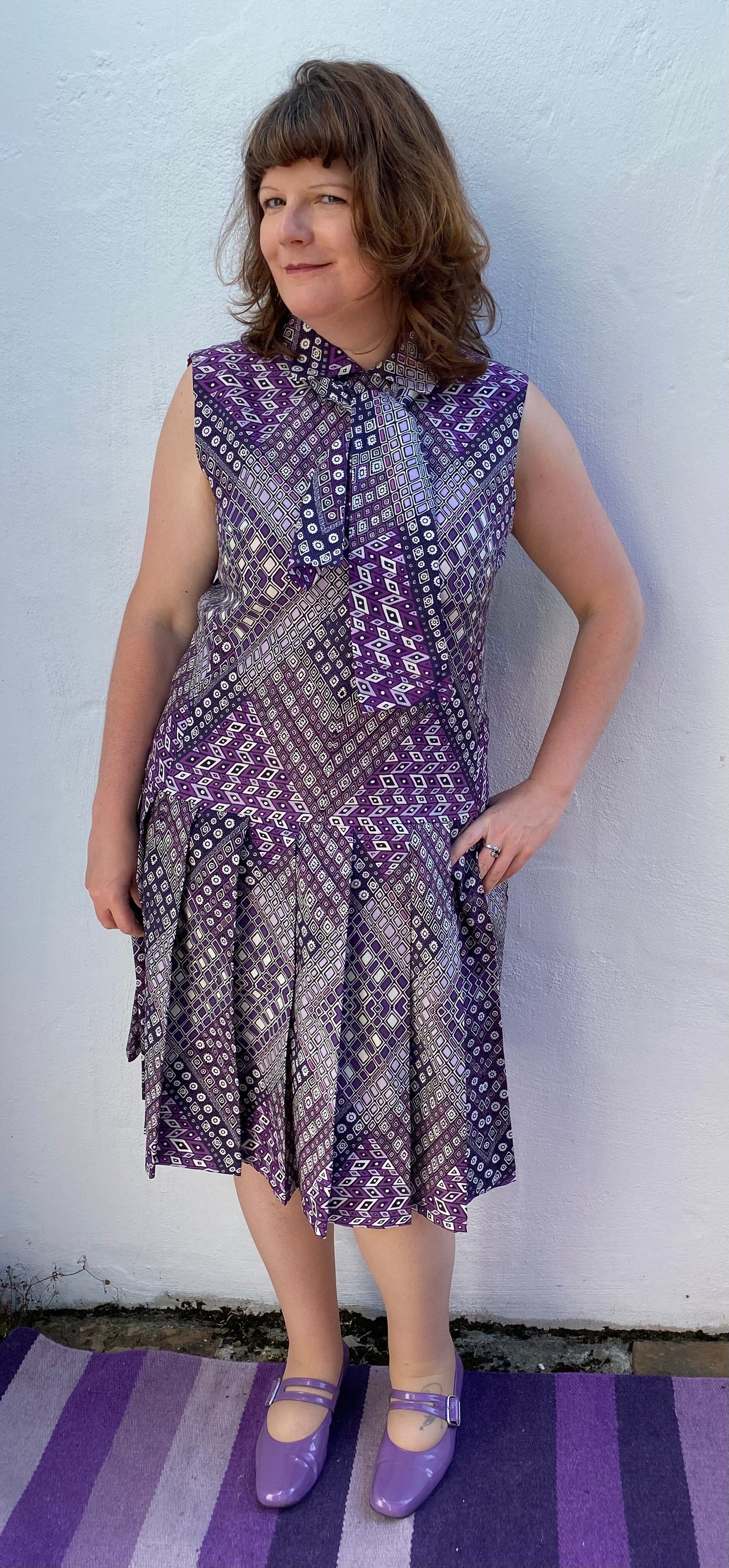 Vintage Handmade polyester silk 60s 70s geometric print pleated dress size 14 16 purple lilac tie