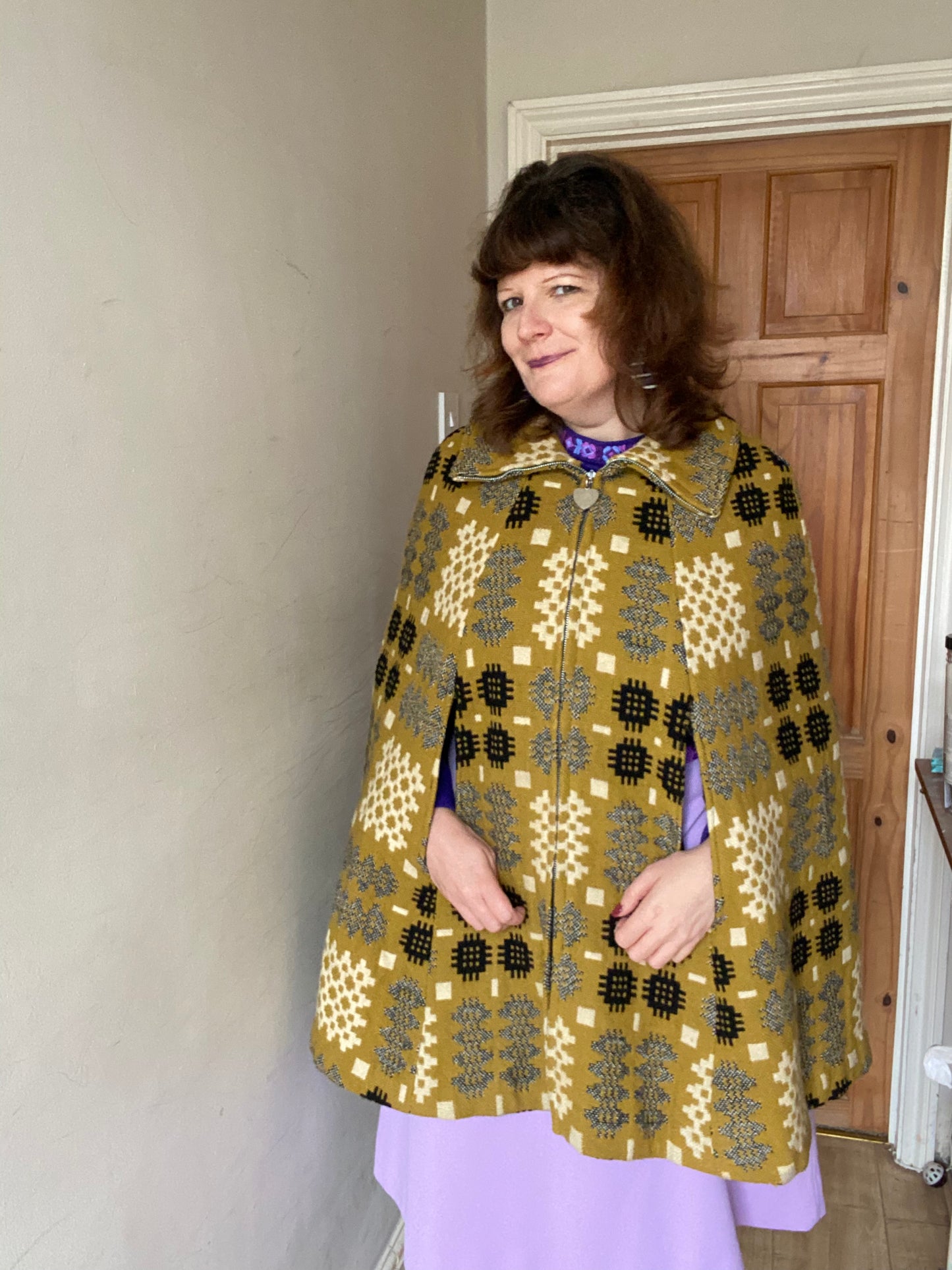 Vintage yellow mustard black white portcullis print long Welsh Wool Tapestry cape collar zip up to size 12 14