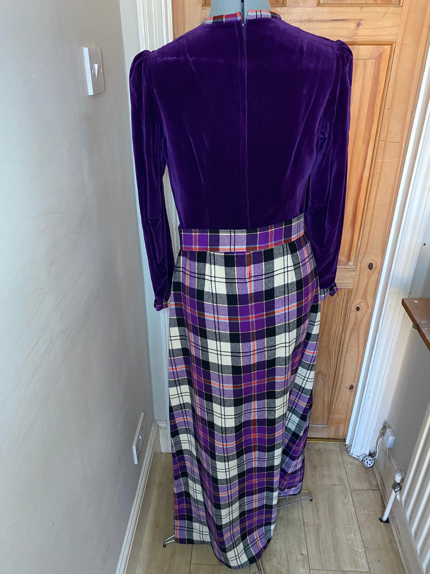 Vintage 70s purple velvet wool tartan print long sleeve maxi dress size 14 Ceilidh Christmas