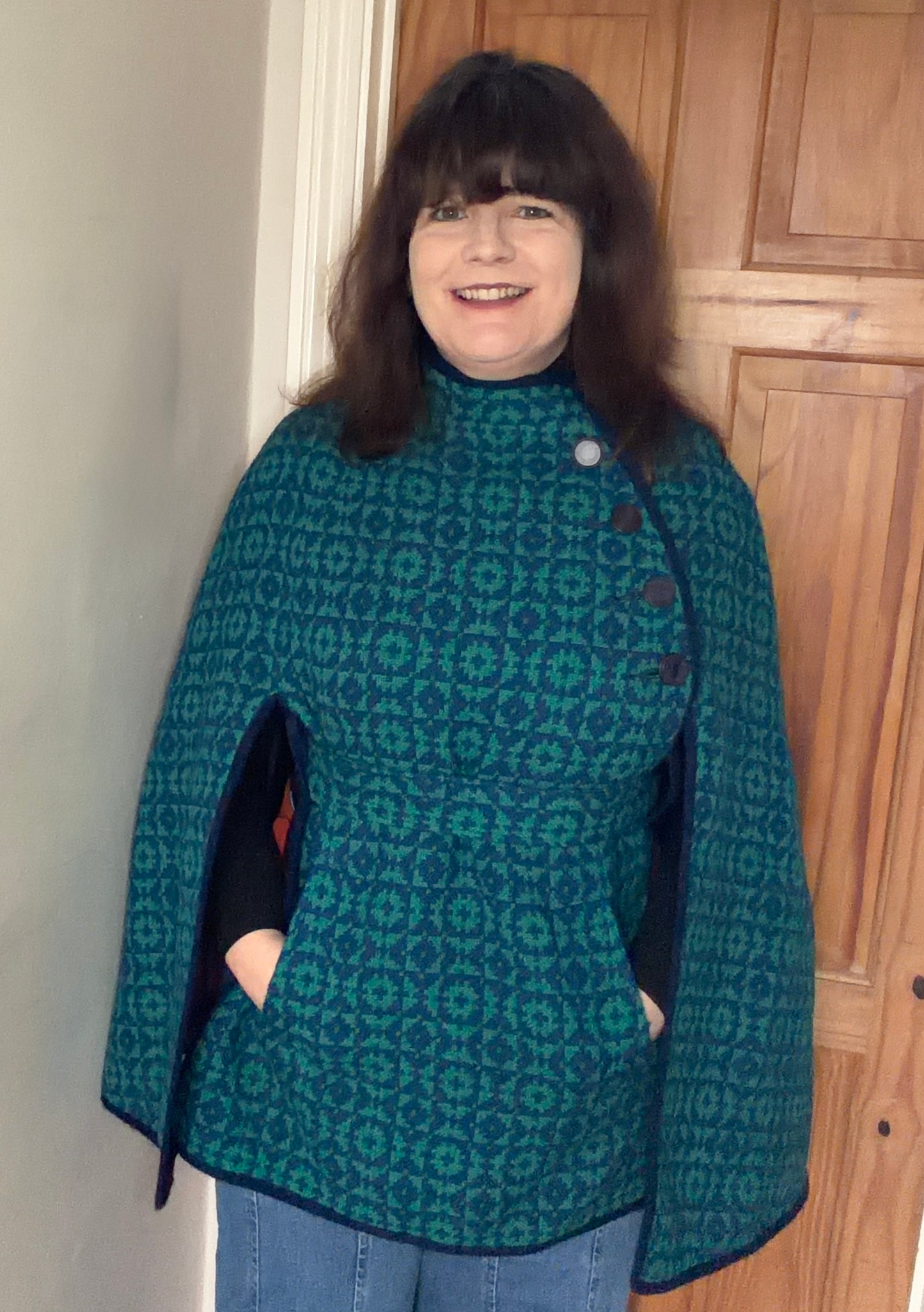 Vintage Welsh Wool Tapestry cape geometric print green blue belt side buttons pockets up to size 14. 40 inch bust