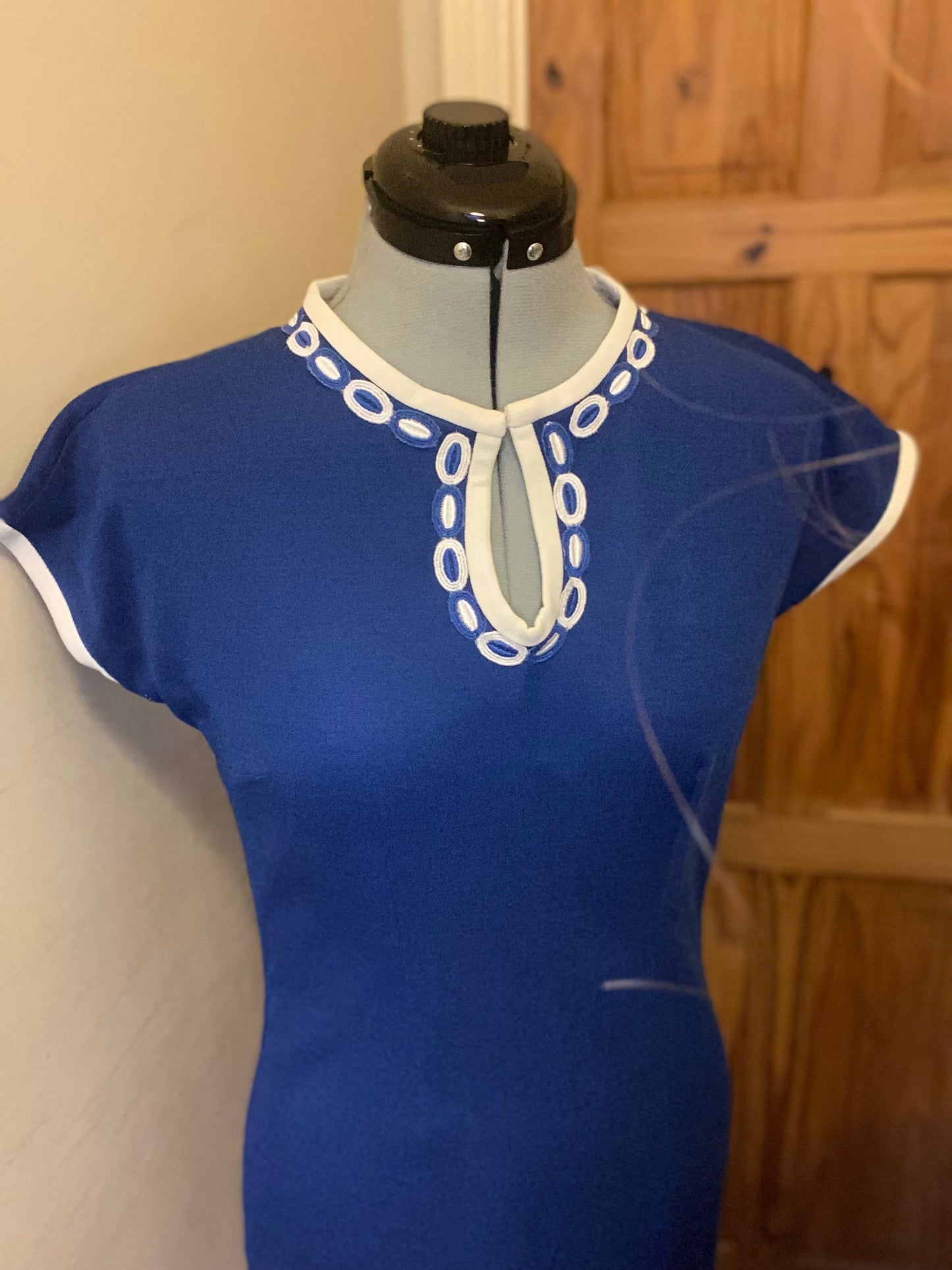 Vintage 60s 70s jersey short sleeve mini dress blue white trim detail matching hairband size 10 12