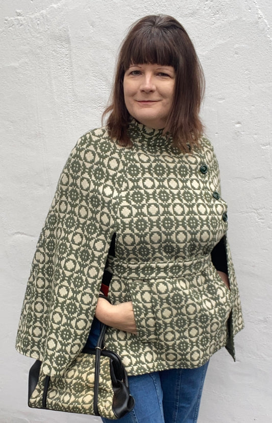 Vintage Welsh Wool Tapestry cape belt green cream side buttons geometric print pockets size 12 14