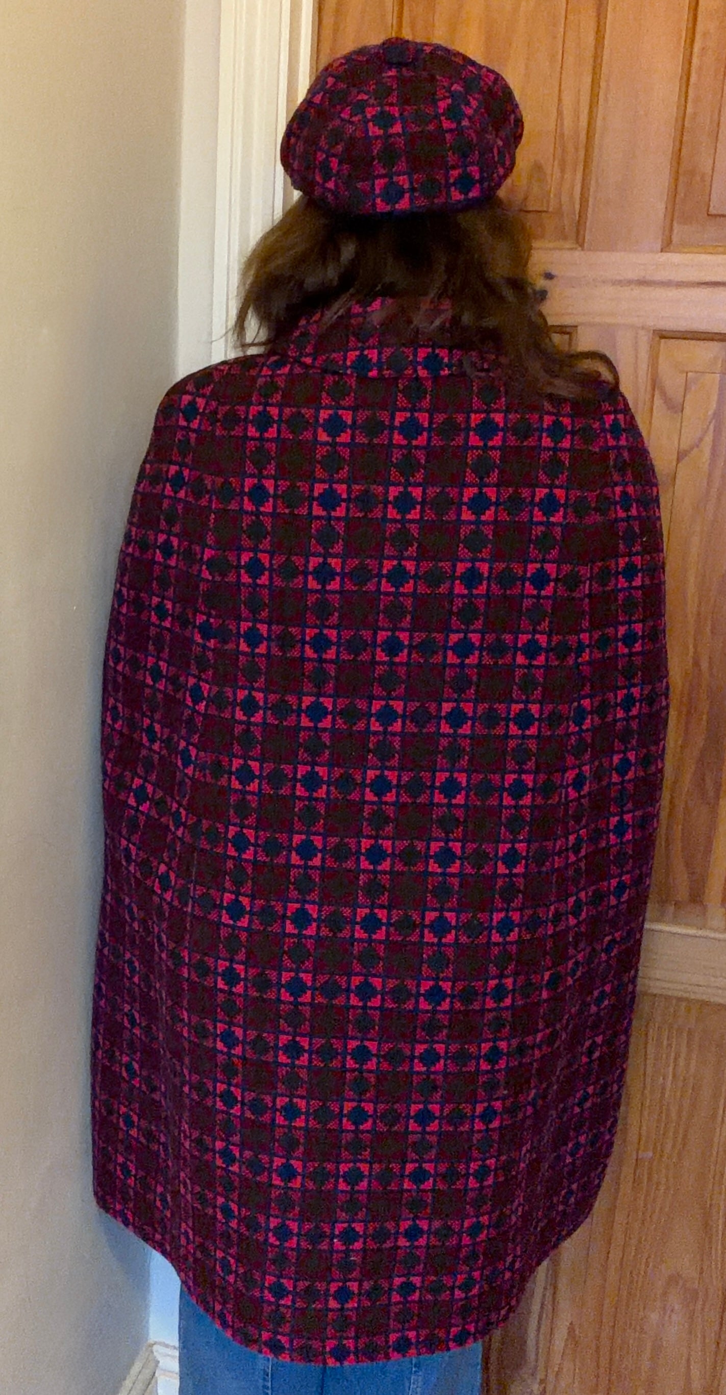 Vintage Welsh Wool Tapestry long cape geometric print pink purple mauve buttons up to size 14 16