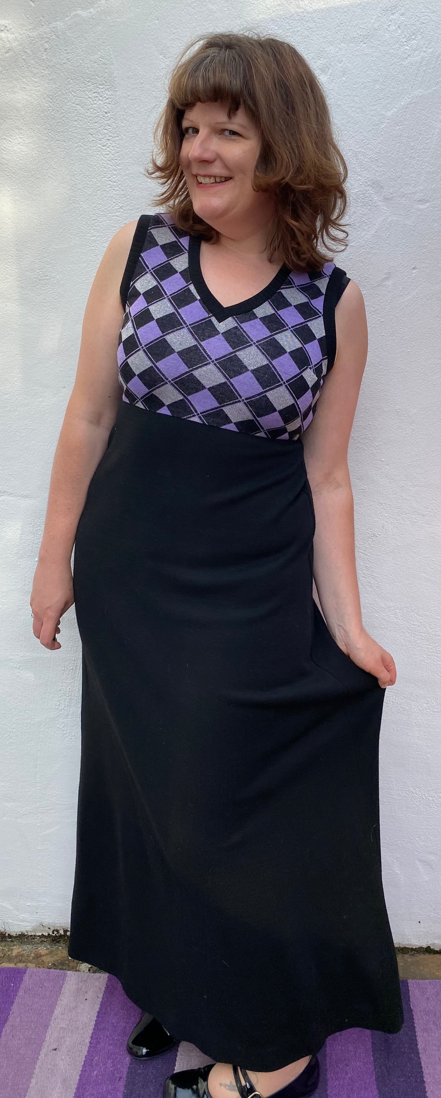 Vintage 70s purple black Argyle check print sleeveless jesersy / wool maxi dress with v neck size 14