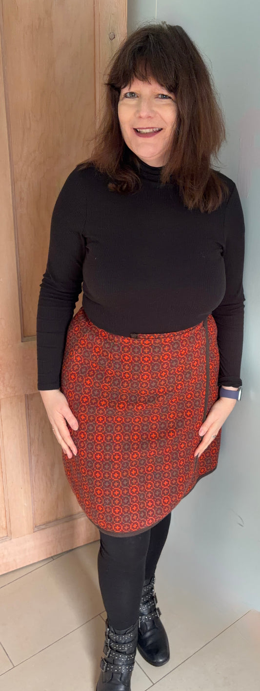 Vintage 60s Welsh wool tapestry mini wrap skirt or age brown print size 12  30 inch waist