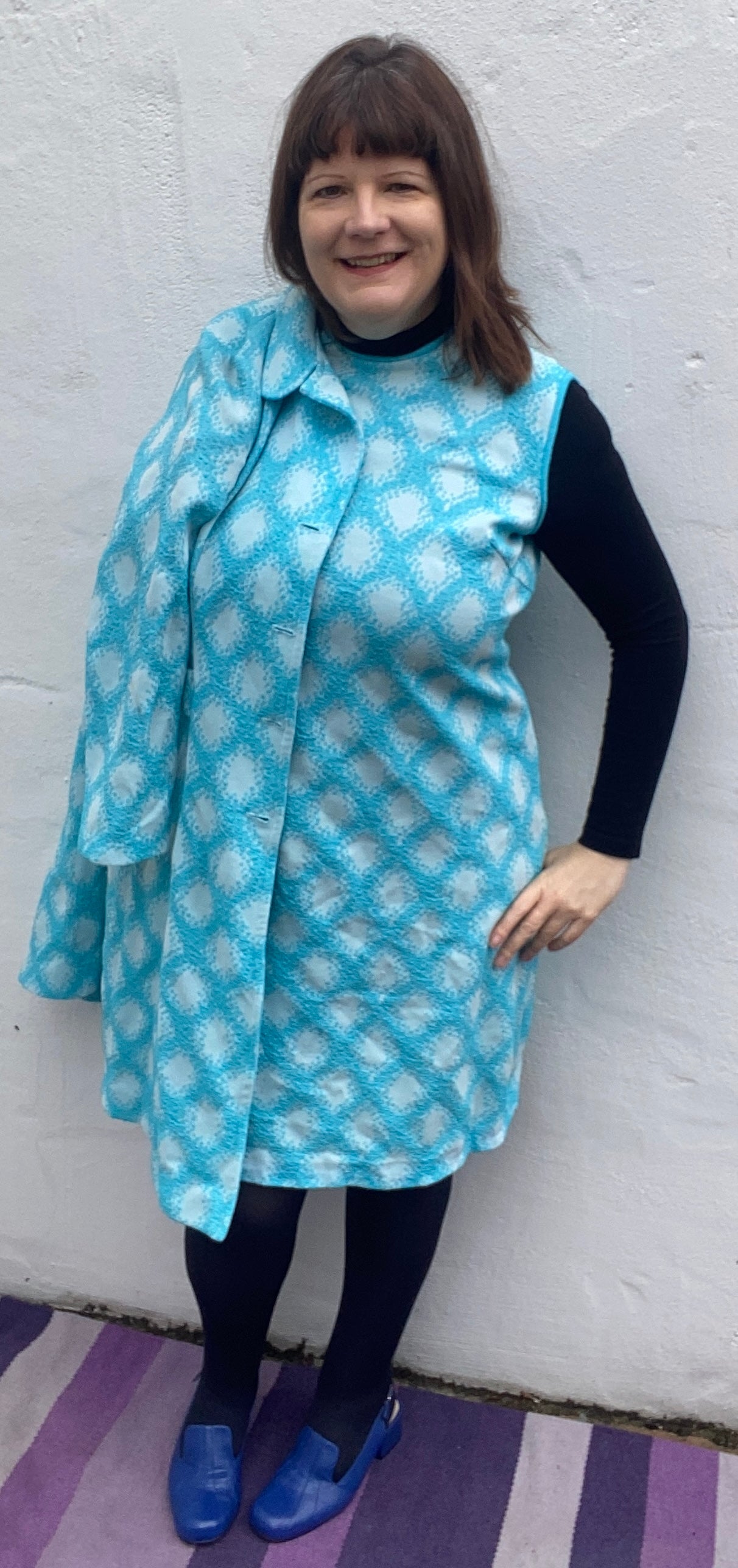 Vintage turquoise blue white print Crimplene 60s 70s coat and dress suit two piece size 18 20