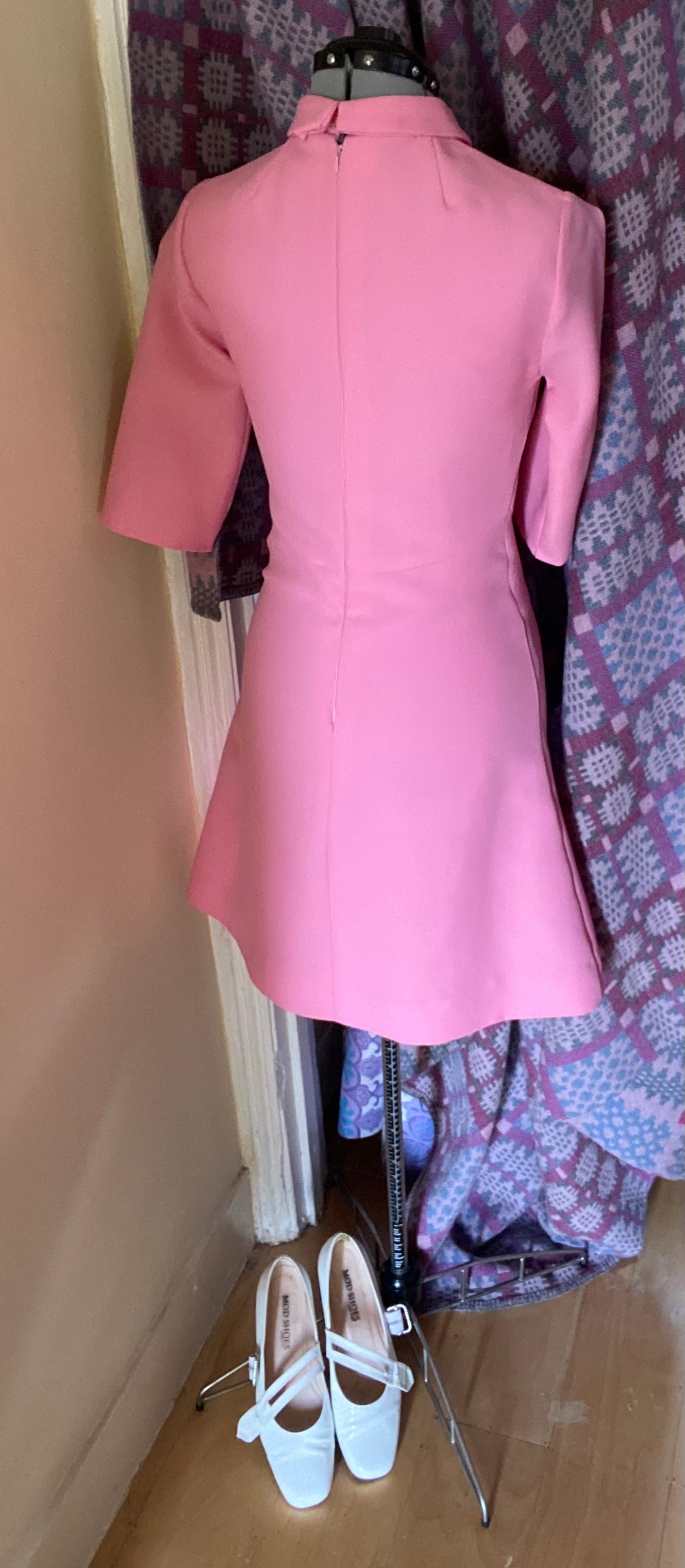 Vintage Ann Michael 60s polyester high neck 3/4 sleeves mini dress pink size 10