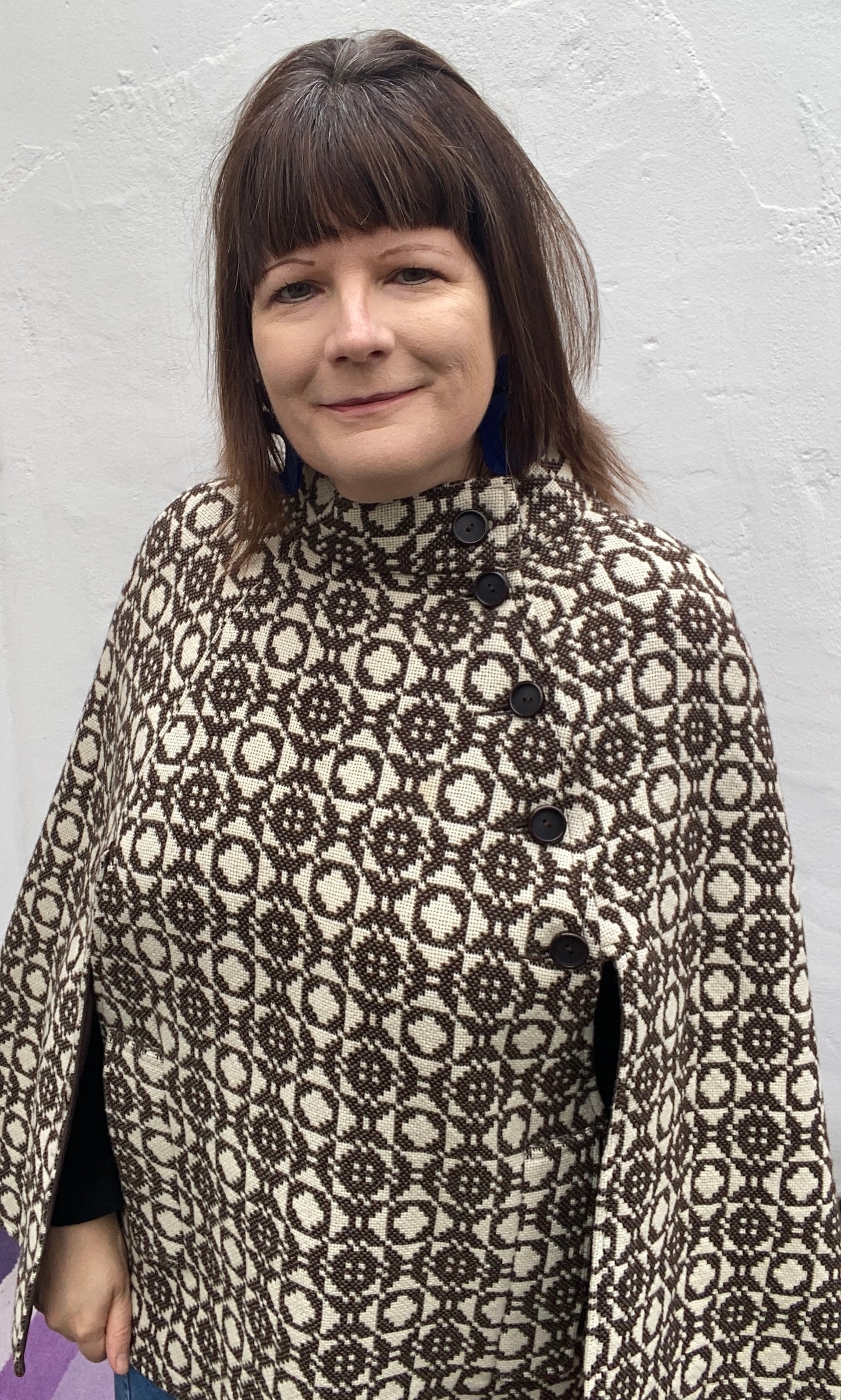 Vintage Welsh Wool Tapestry cape brown cream side buttons geometric print pockets size 12 14