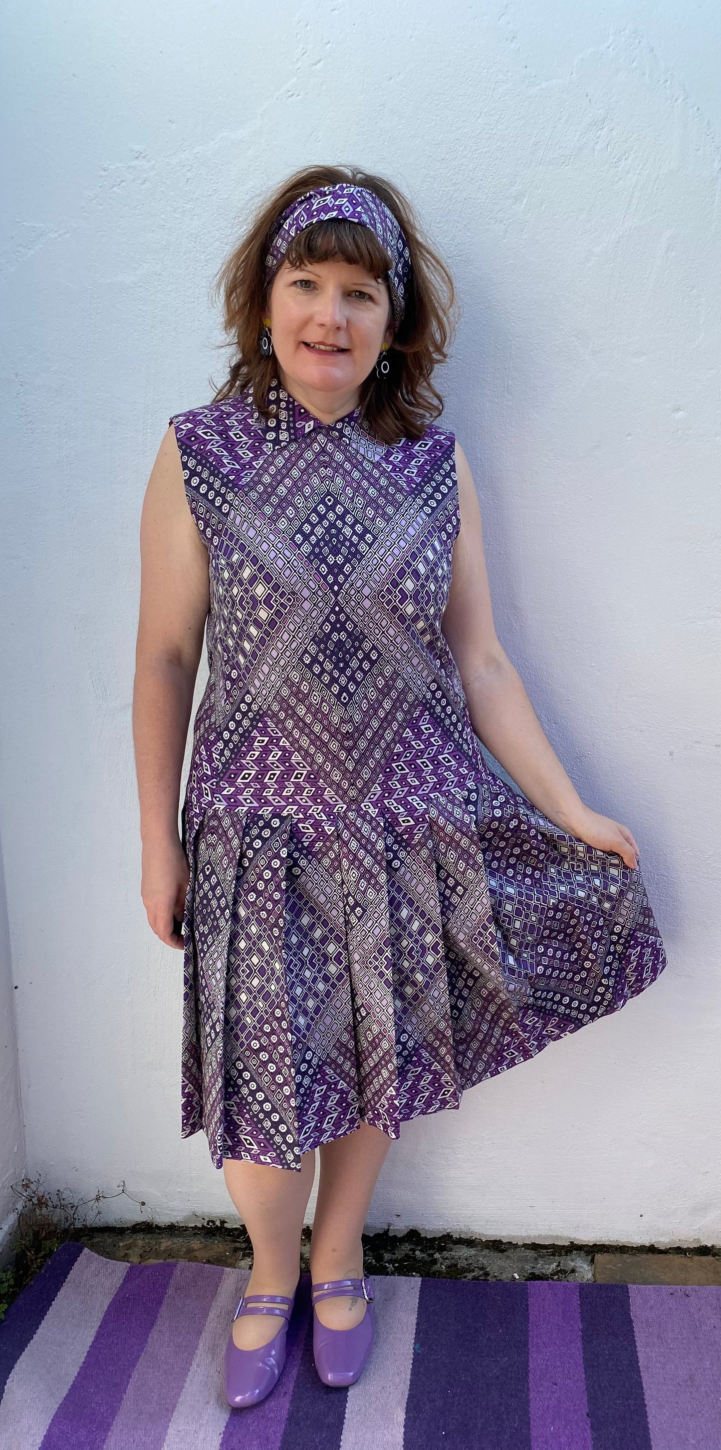 Vintage Handmade polyester silk 60s 70s geometric print pleated dress size 14 16 purple lilac tie