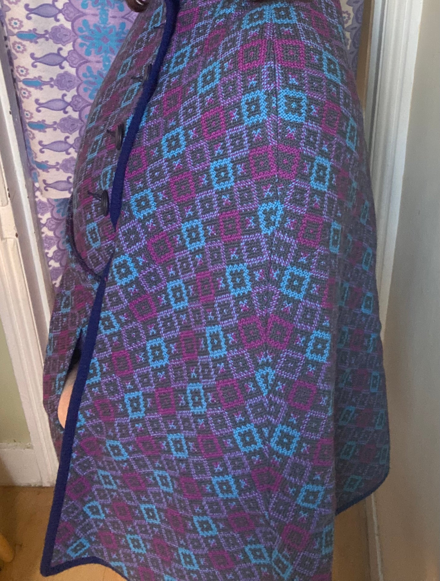 Vintage Welsh Wool Tapestry cape geometric print blue pink belt side buttons pockets up to size 14