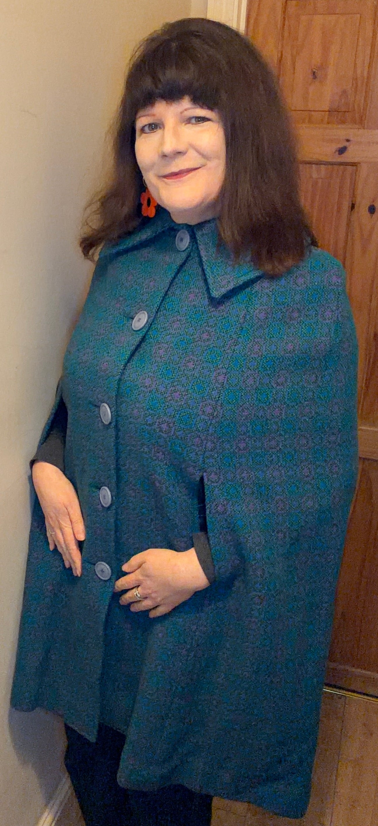 Vintage blue pink turquoise print long Welsh Wool Tapestry cape collar buttons up to size 18 20