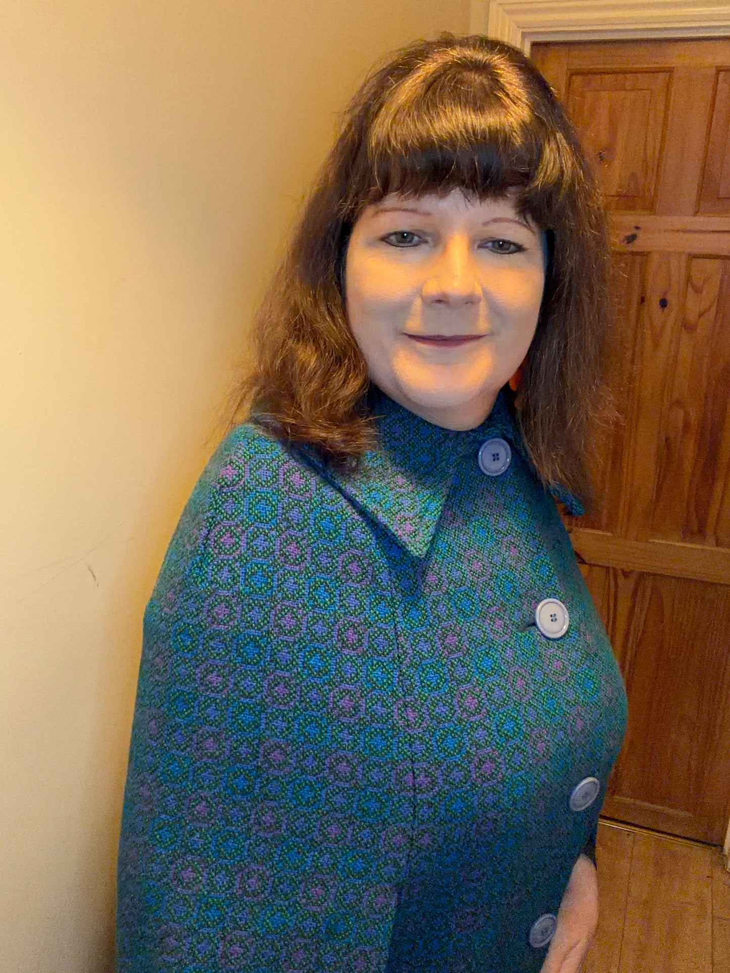 Vintage blue pink turquoise print long Welsh Wool Tapestry cape collar buttons up to size 18 20