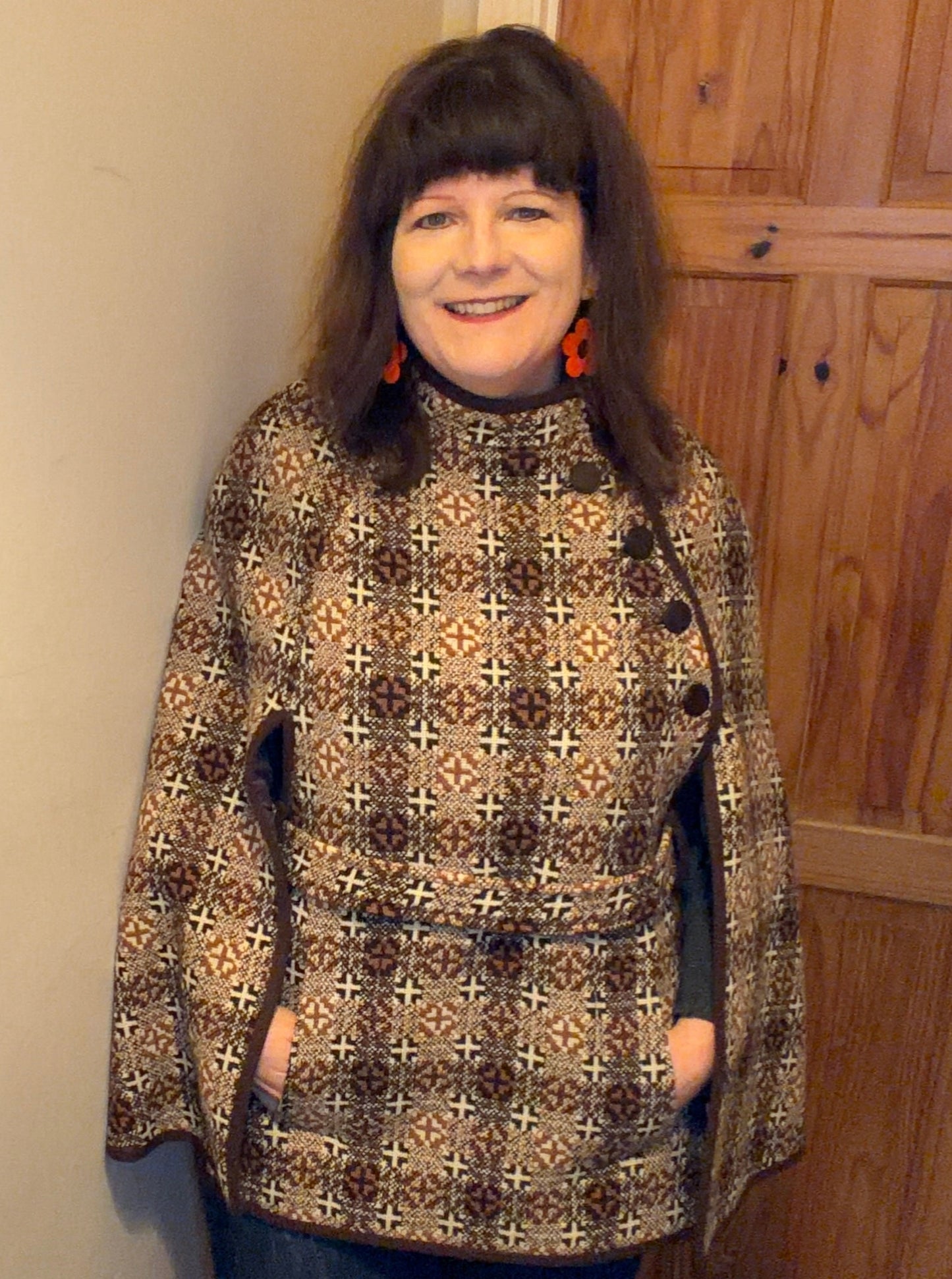 Vintage Welsh Wool Tapestry cape geometric print brown cream belt side buttons pockets up to size 14. 40 inch bust