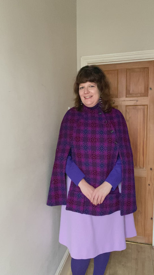 Vintage Welsh Wool Tapestry cape pink purple side bottons pockets size 14