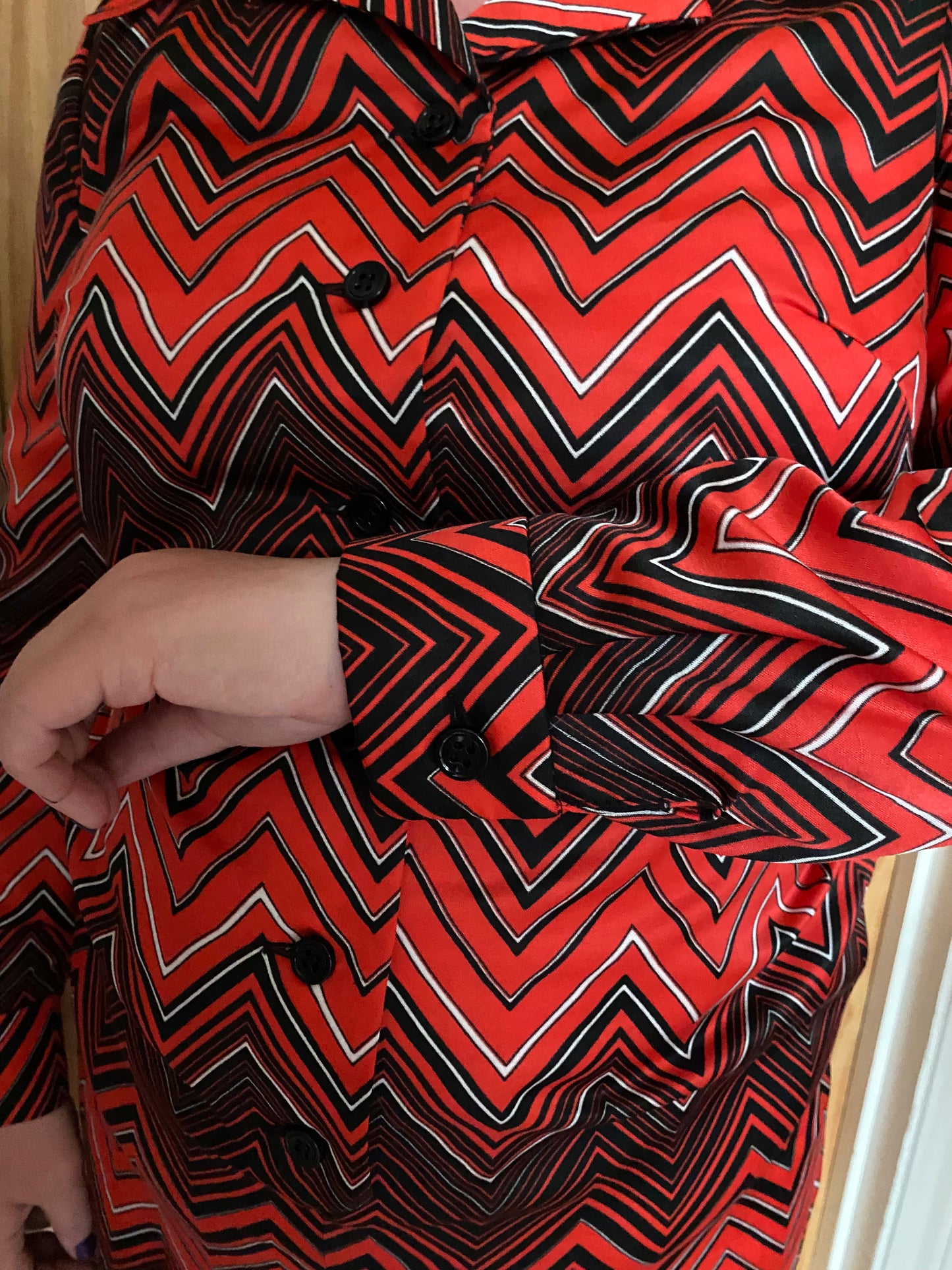 Vintage Black red zig zag 70s shirt dress size 16 18